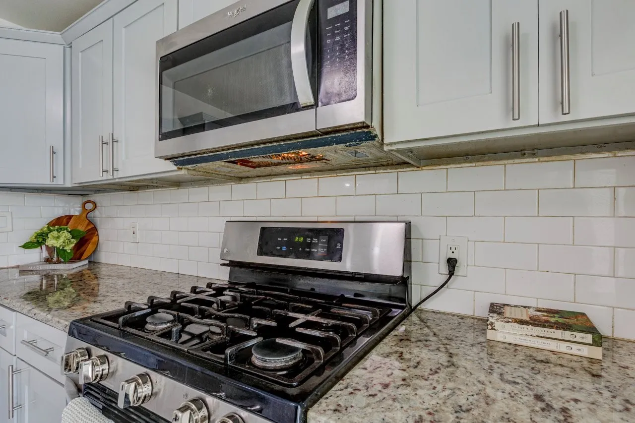 Single Family Residence For Sale in Dallas County , 3831 Black Oak Drive, Dallas, Texas 75241, 3 Bedroom, 2 Bathroom, 1 Garage spaces, 1,455 Sqft, built in 1959, mls#21384715, Real Estate Agent in Dallas, Homes For Sale in Dallas county, Homes For Sale in Dallas, Realtor in Dallas Texas, Real Estate Brokerage Independent Realty Texas, Luminita Cordes Realtor