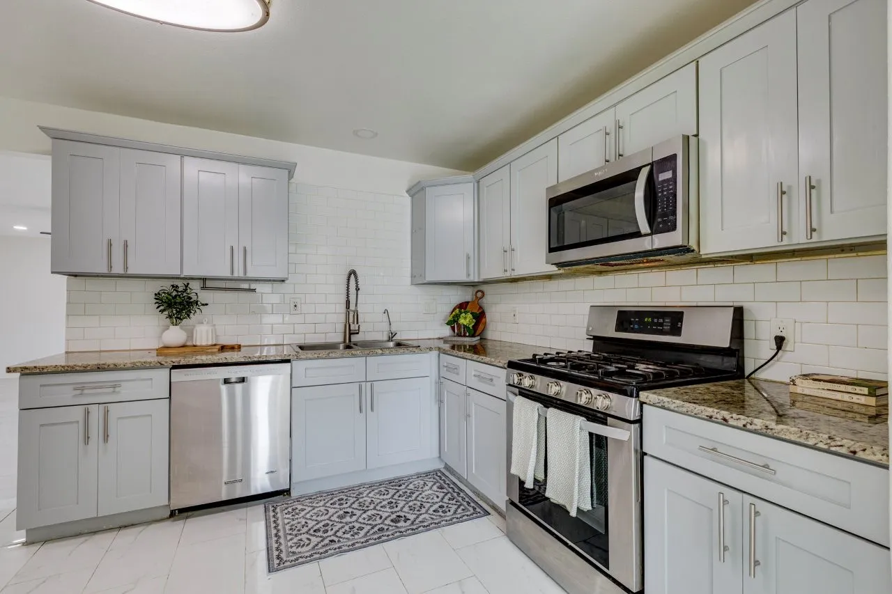 Single Family Residence For Sale in Dallas County , 3831 Black Oak Drive, Dallas, Texas 75241, 3 Bedroom, 2 Bathroom, 1 Garage spaces, 1,455 Sqft, built in 1959, mls#21384715, Real Estate Agent in Dallas, Homes For Sale in Dallas county, Homes For Sale in Dallas, Realtor in Dallas Texas, Real Estate Brokerage Independent Realty Texas, Luminita Cordes Realtor