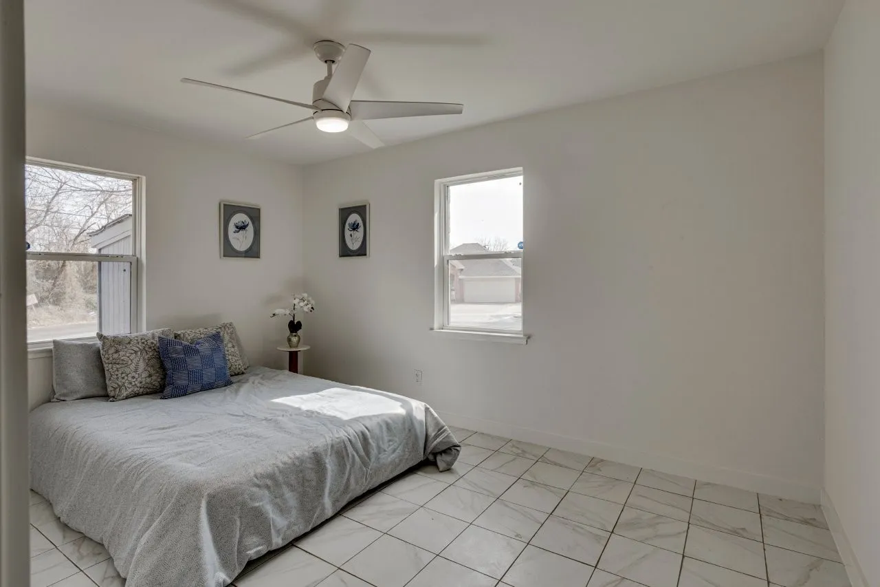 Single Family Residence For Sale in Dallas County , 3831 Black Oak Drive, Dallas, Texas 75241, 3 Bedroom, 2 Bathroom, 1 Garage spaces, 1,455 Sqft, built in 1959, mls#21384715, Real Estate Agent in Dallas, Homes For Sale in Dallas county, Homes For Sale in Dallas, Realtor in Dallas Texas, Real Estate Brokerage Independent Realty Texas, Luminita Cordes Realtor