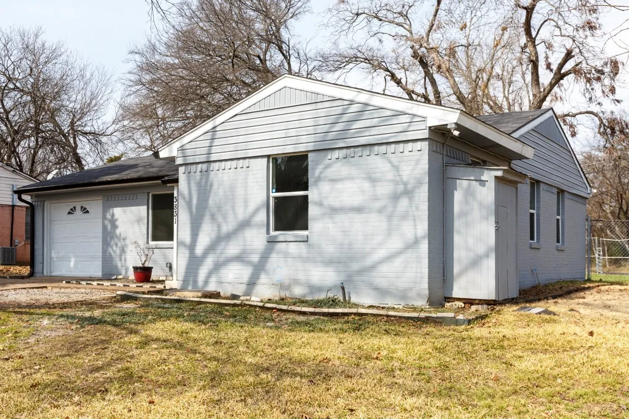 Single Family Residence For Sale in Dallas County , 3831 Black Oak Drive, Dallas, Texas 75241, 3 Bedroom, 2 Bathroom, 1 Garage spaces, 1,455 Sqft, built in 1959, mls#21384715, Real Estate Agent in Dallas, Homes For Sale in Dallas county, Homes For Sale in Dallas, Realtor in Dallas Texas, Real Estate Brokerage Independent Realty Texas, Luminita Cordes Realtor
