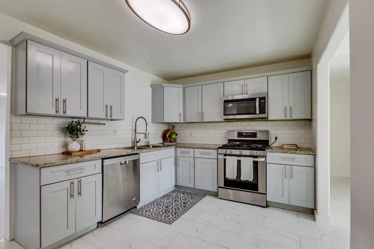 Single Family Residence For Sale in Dallas County , 3831 Black Oak Drive, Dallas, Texas 75241, 3 Bedroom, 2 Bathroom, 1 Garage spaces, 1,455 Sqft, built in 1959, mls#21384715, Real Estate Agent in Dallas, Homes For Sale in Dallas county, Homes For Sale in Dallas, Realtor in Dallas Texas, Real Estate Brokerage Independent Realty Texas, Luminita Cordes Realtor