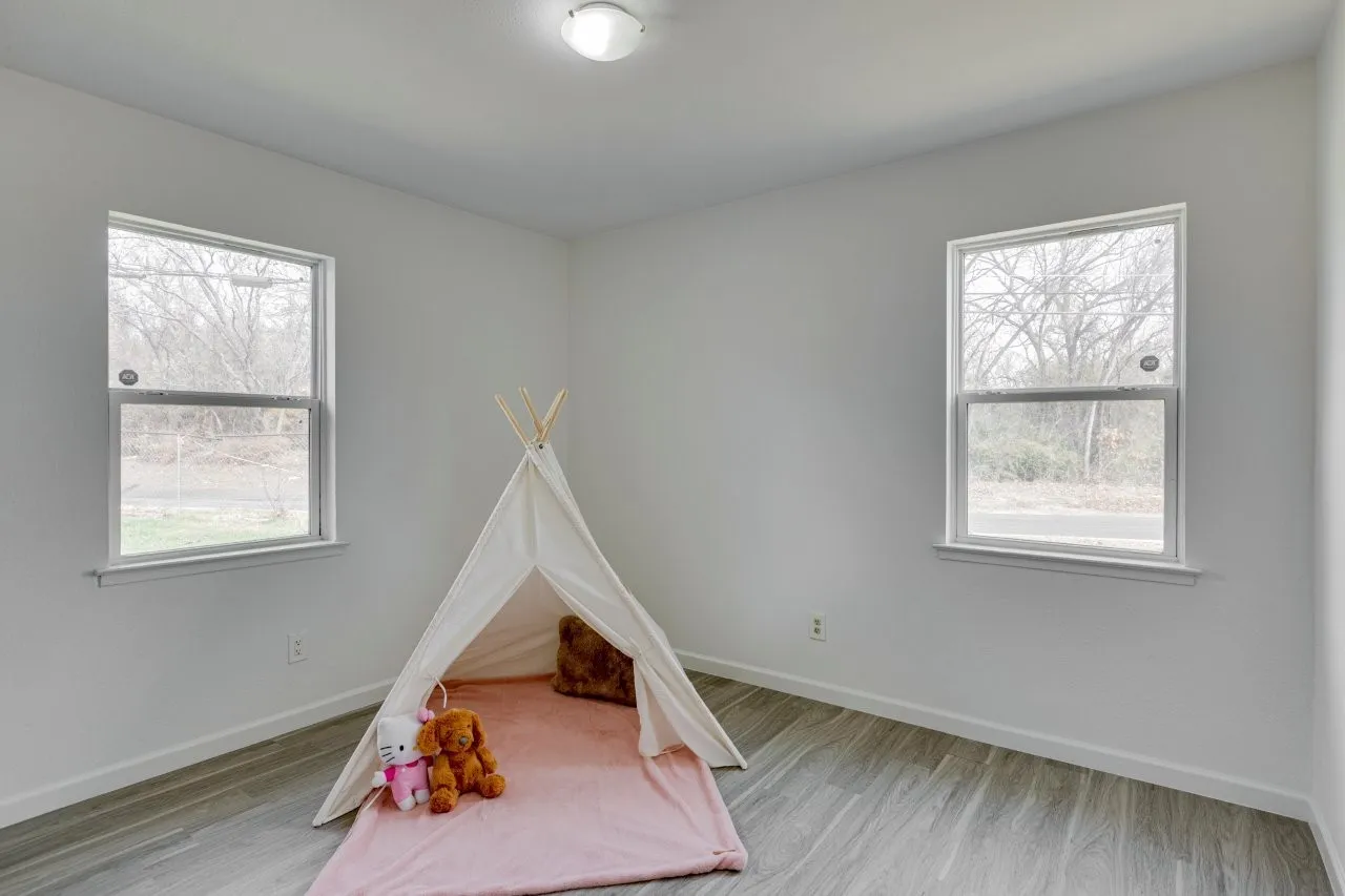 Single Family Residence For Sale in Dallas County , 3831 Black Oak Drive, Dallas, Texas 75241, 3 Bedroom, 2 Bathroom, 1 Garage spaces, 1,455 Sqft, built in 1959, mls#21384715, Real Estate Agent in Dallas, Homes For Sale in Dallas county, Homes For Sale in Dallas, Realtor in Dallas Texas, Real Estate Brokerage Independent Realty Texas, Luminita Cordes Realtor