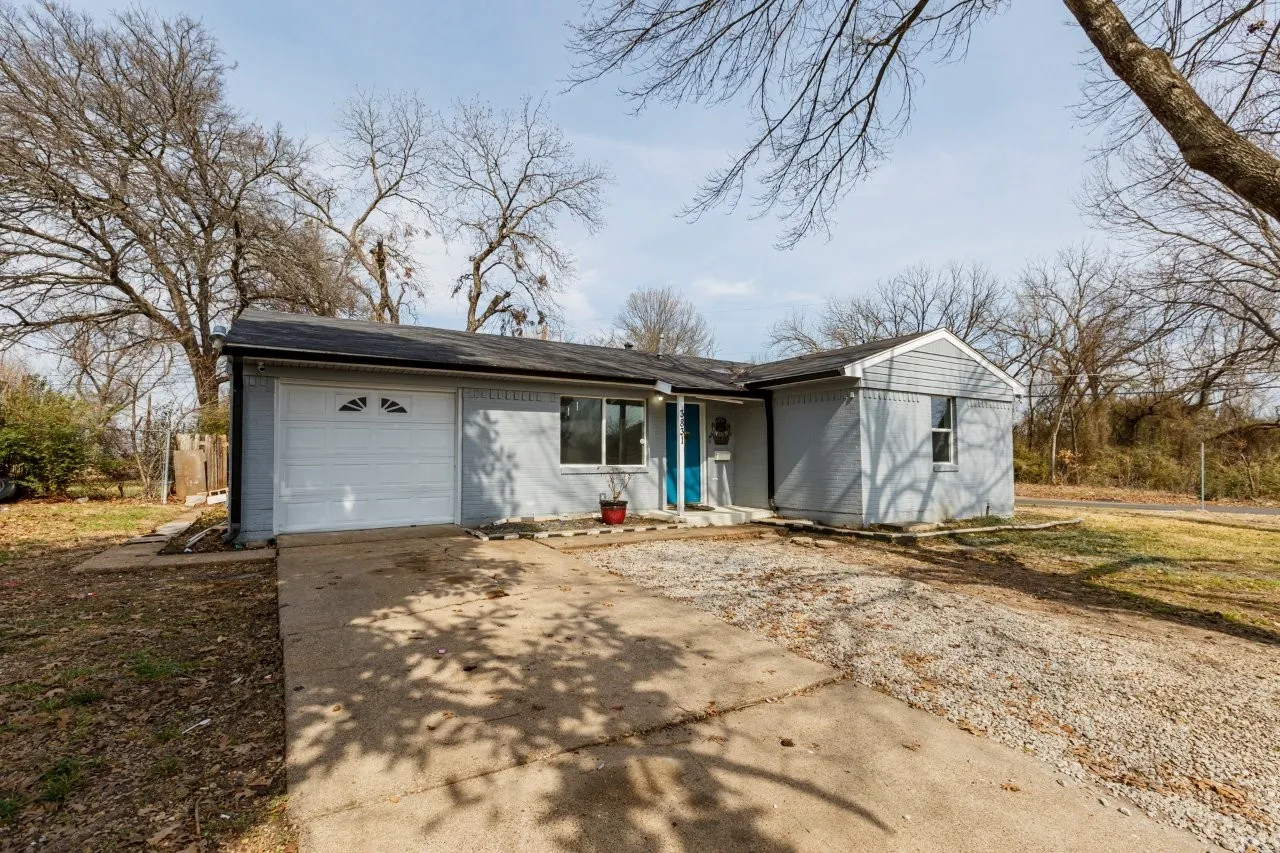 Single Family Residence For Sale in Dallas County , 3831 Black Oak Drive, Dallas, Texas 75241, 3 Bedroom, 2 Bathroom, 1 Garage spaces, 1,455 Sqft, built in 1959, mls#21384715, Real Estate Agent in Dallas, Homes For Sale in Dallas county, Homes For Sale in Dallas, Realtor in Dallas Texas, Real Estate Brokerage Independent Realty Texas, Luminita Cordes Realtor