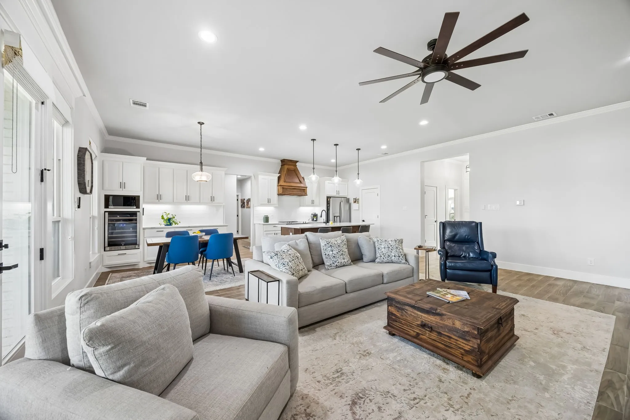 Single Family Residence For Sale in Henderson County , 207 Colonial Drive, Mabank, Texas 75156, 3 Bedroom, 3 Bathroom, 2 Garage spaces, 2,328 Sqft, built in 2022, mls#21384635, Real Estate Agent in Mabank, Homes For Sale in Henderson county, Homes For Sale in Mabank, Realtor in Mabank Texas, Real Estate Brokerage Independent Realty Texas, Luminita Cordes Realtor