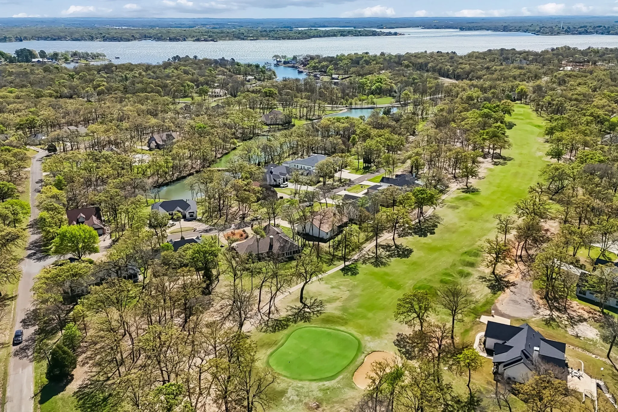 Single Family Residence For Sale in Henderson County , 207 Colonial Drive, Mabank, Texas 75156, 3 Bedroom, 3 Bathroom, 2 Garage spaces, 2,328 Sqft, built in 2022, mls#21384635, Real Estate Agent in Mabank, Homes For Sale in Henderson county, Homes For Sale in Mabank, Realtor in Mabank Texas, Real Estate Brokerage Independent Realty Texas, Luminita Cordes Realtor