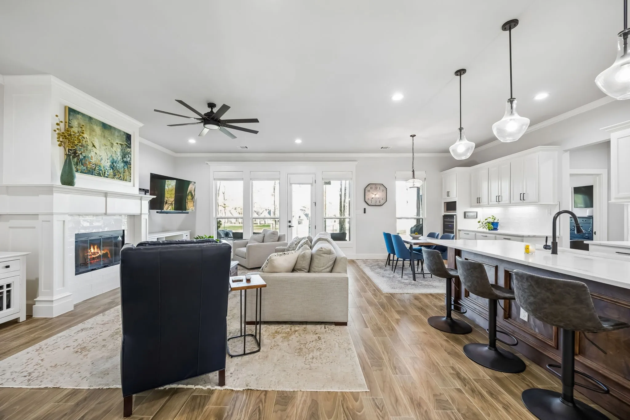 Single Family Residence For Sale in Henderson County , 207 Colonial Drive, Mabank, Texas 75156, 3 Bedroom, 3 Bathroom, 2 Garage spaces, 2,328 Sqft, built in 2022, mls#21384635, Real Estate Agent in Mabank, Homes For Sale in Henderson county, Homes For Sale in Mabank, Realtor in Mabank Texas, Real Estate Brokerage Independent Realty Texas, Luminita Cordes Realtor