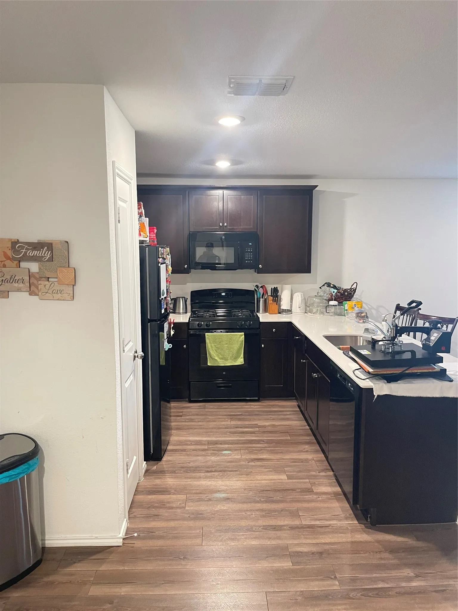 Single Family Residence For Rent in Kaufman County , 2925 Bronte Boulevard, Heartland, Texas 75126, 3 Bedroom, 2 Bathroom, 2 Garage spaces, 1,481 Sqft, built in 2021, mls#21384716, Real Estate Agent in Heartland, Homes For Rent in Kaufman county, Homes For Rent in Heartland, Realtor in Heartland Texas, Real Estate Brokerage Independent Realty Texas, Luminita Cordes Realtor