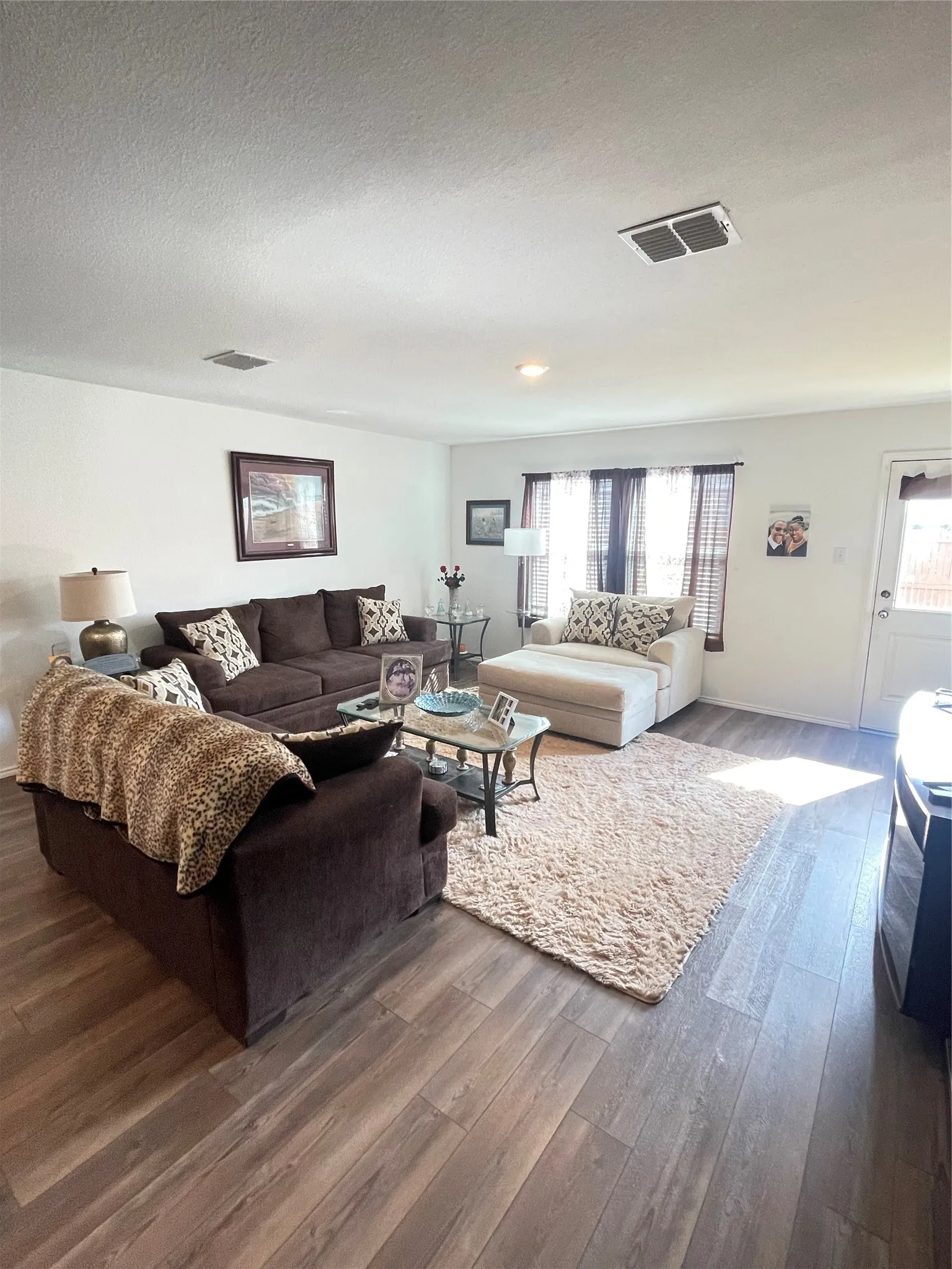 Single Family Residence For Rent in Kaufman County , 2925 Bronte Boulevard, Heartland, Texas 75126, 3 Bedroom, 2 Bathroom, 2 Garage spaces, 1,481 Sqft, built in 2021, mls#21384716, Real Estate Agent in Heartland, Homes For Rent in Kaufman county, Homes For Rent in Heartland, Realtor in Heartland Texas, Real Estate Brokerage Independent Realty Texas, Luminita Cordes Realtor