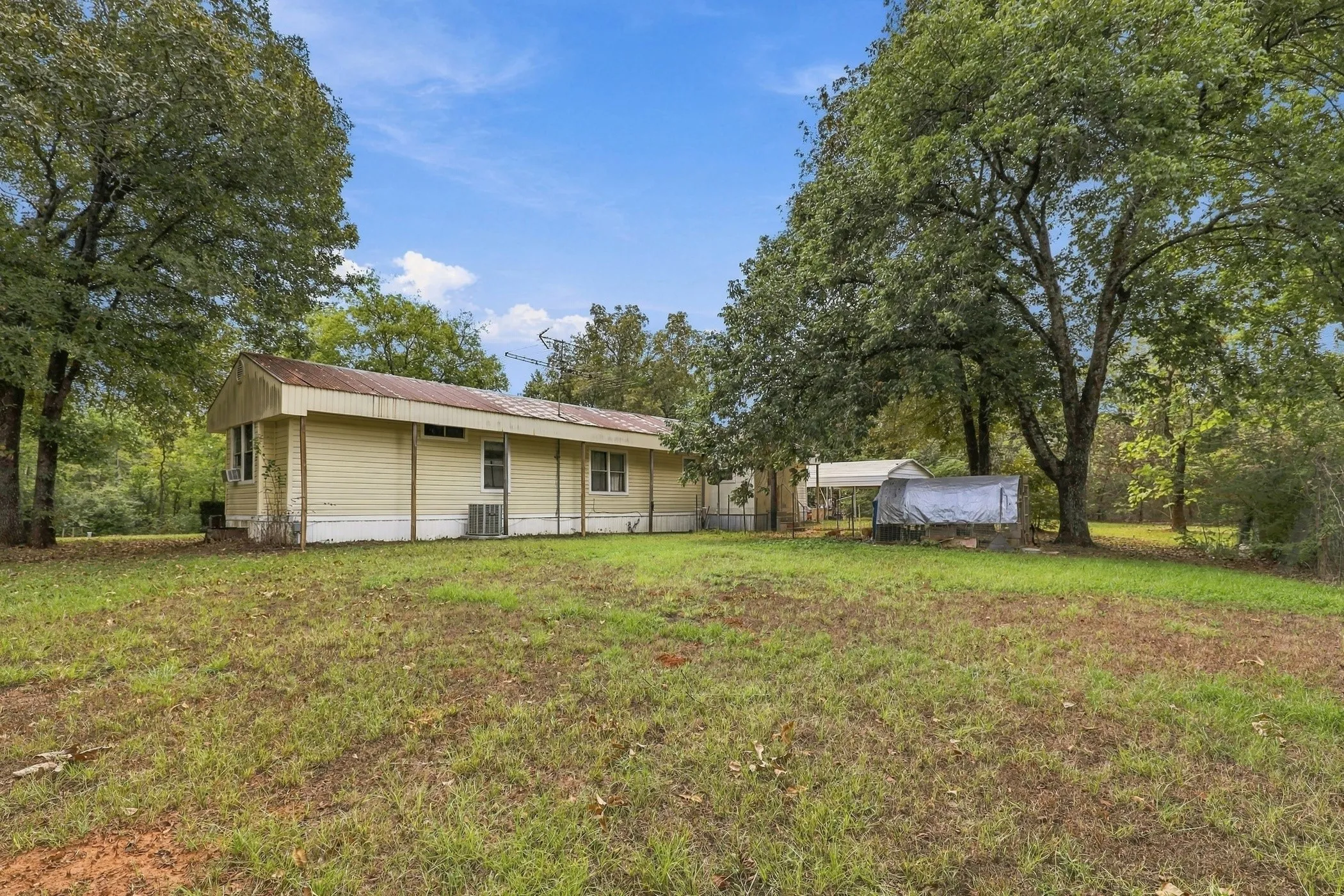 Mobile Home For Sale in Anderson County , 530 An County Rd 154, Palestine, Texas 75801, 3 Bedroom, 2 Bathroom, Garage spaces, 1,064 Sqft, built in 1983, mls#21380237, Real Estate Agent in Palestine, Homes For Sale in Anderson county, Homes For Sale in Palestine, Realtor in Palestine Texas, Real Estate Brokerage Independent Realty Texas, Luminita Cordes Realtor