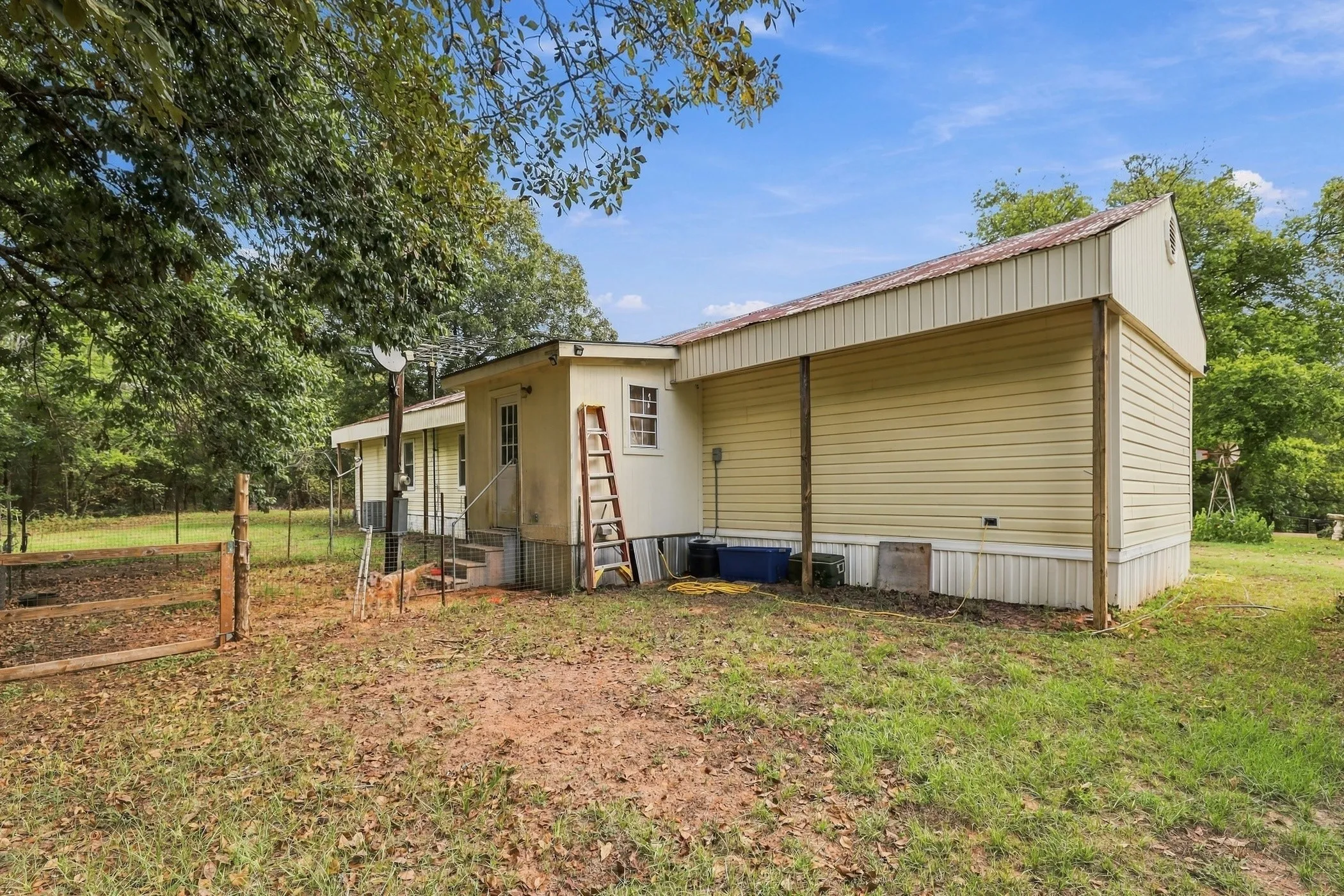 Mobile Home For Sale in Anderson County , 530 An County Rd 154, Palestine, Texas 75801, 3 Bedroom, 2 Bathroom, Garage spaces, 1,064 Sqft, built in 1983, mls#21380237, Real Estate Agent in Palestine, Homes For Sale in Anderson county, Homes For Sale in Palestine, Realtor in Palestine Texas, Real Estate Brokerage Independent Realty Texas, Luminita Cordes Realtor