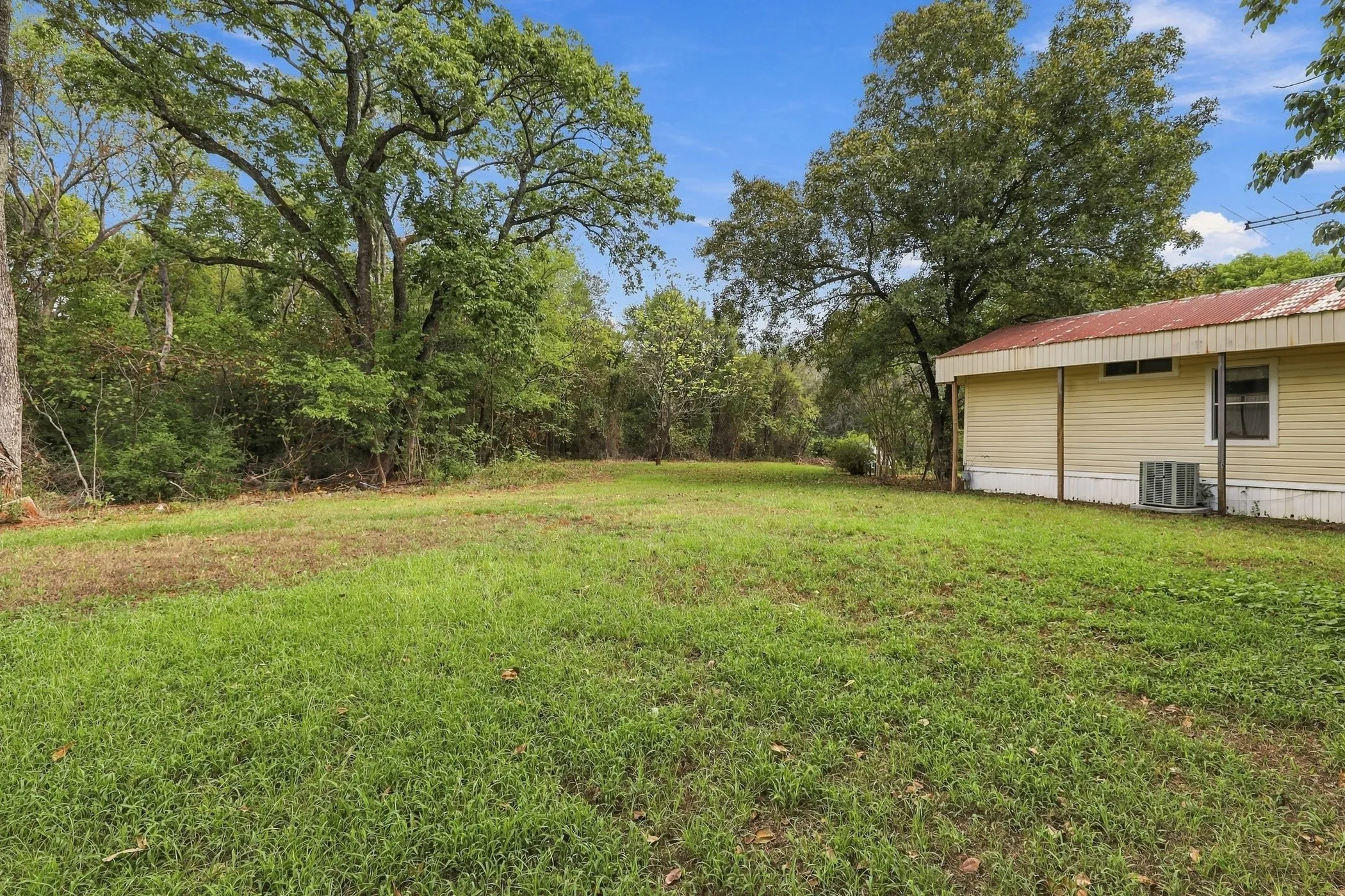 Mobile Home For Sale in Anderson County , 530 An County Rd 154, Palestine, Texas 75801, 3 Bedroom, 2 Bathroom, Garage spaces, 1,064 Sqft, built in 1983, mls#21380237, Real Estate Agent in Palestine, Homes For Sale in Anderson county, Homes For Sale in Palestine, Realtor in Palestine Texas, Real Estate Brokerage Independent Realty Texas, Luminita Cordes Realtor