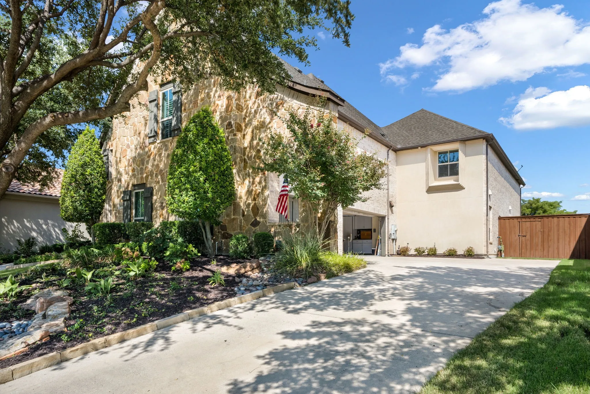 Single Family Residence For Sale in Denton County , 1690 Hilton Head Lane, Frisco, Texas 75034, 5 Bedroom, 7 Bathroom, 4 Garage spaces, 5,995 Sqft, built in 2008, mls#21383899, Real Estate Agent in Frisco, Homes For Sale in Denton county, Homes For Sale in Frisco, Realtor in Frisco Texas, Real Estate Brokerage Independent Realty Texas, Luminita Cordes Realtor