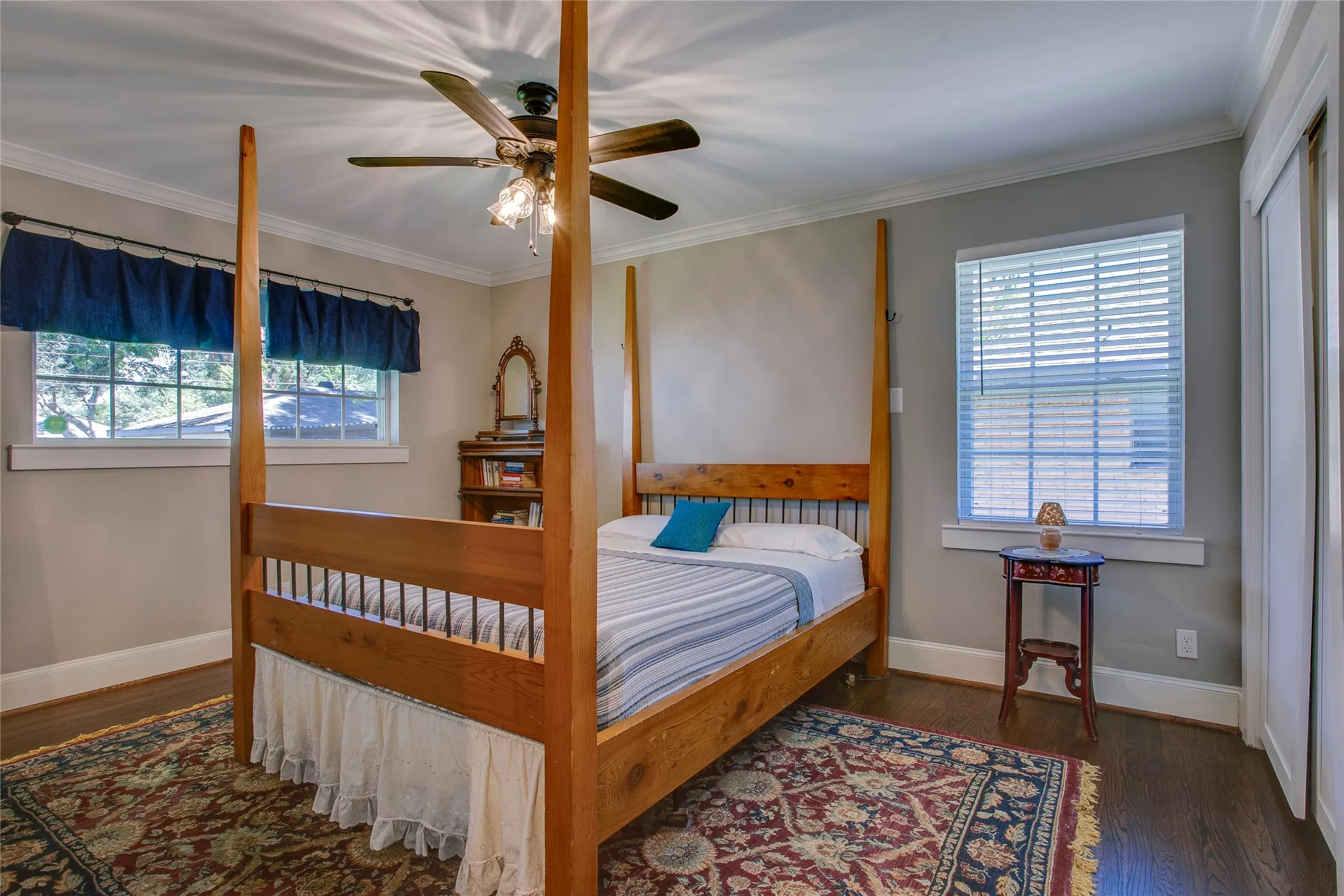 Single Family Residence For Sale in Dallas County , 6221 Town Hill Lane, Dallas, Texas 75214, 3 Bedroom, 2 Bathroom, 2 Garage spaces, 1,762 Sqft, built in 1956, mls#21383318, Real Estate Agent in Dallas, Homes For Sale in Dallas county, Homes For Sale in Dallas, Realtor in Dallas Texas, Real Estate Brokerage Independent Realty Texas, Luminita Cordes Realtor