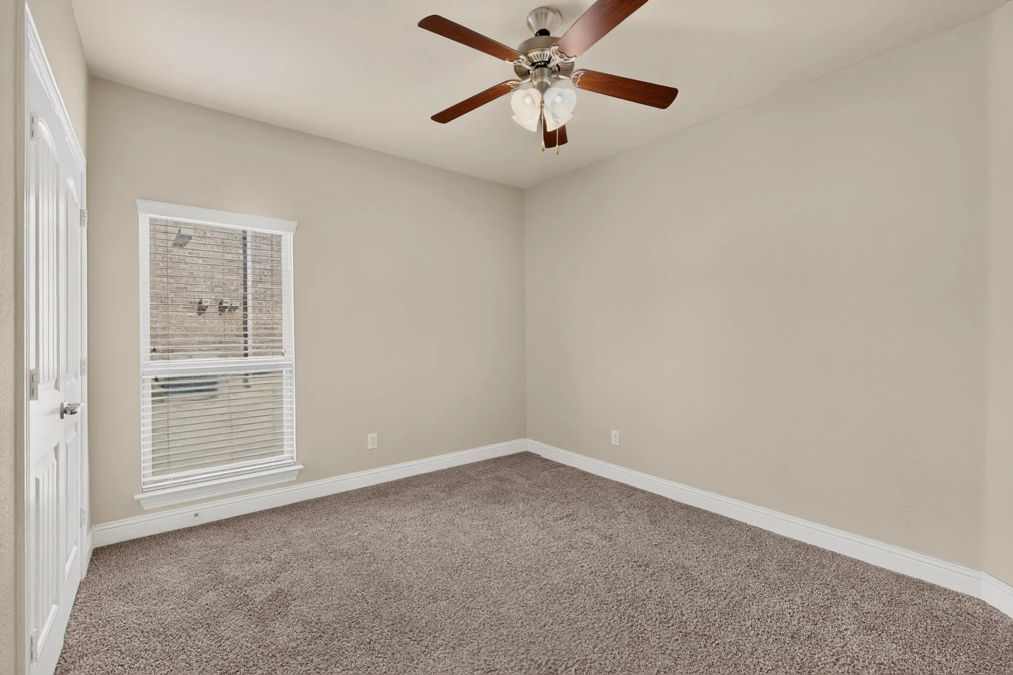 Single Family Residence For Sale in Denton County , 540 Winnetka Drive, Oak Point, Texas 75068, 3 Bedroom, 2 Bathroom, 2 Garage spaces, 2,074 Sqft, built in 2017, mls#21383701, Real Estate Agent in Oak Point, Homes For Sale in Denton county, Homes For Sale in Oak Point, Realtor in Oak Point Texas, Real Estate Brokerage Independent Realty Texas, Luminita Cordes Realtor