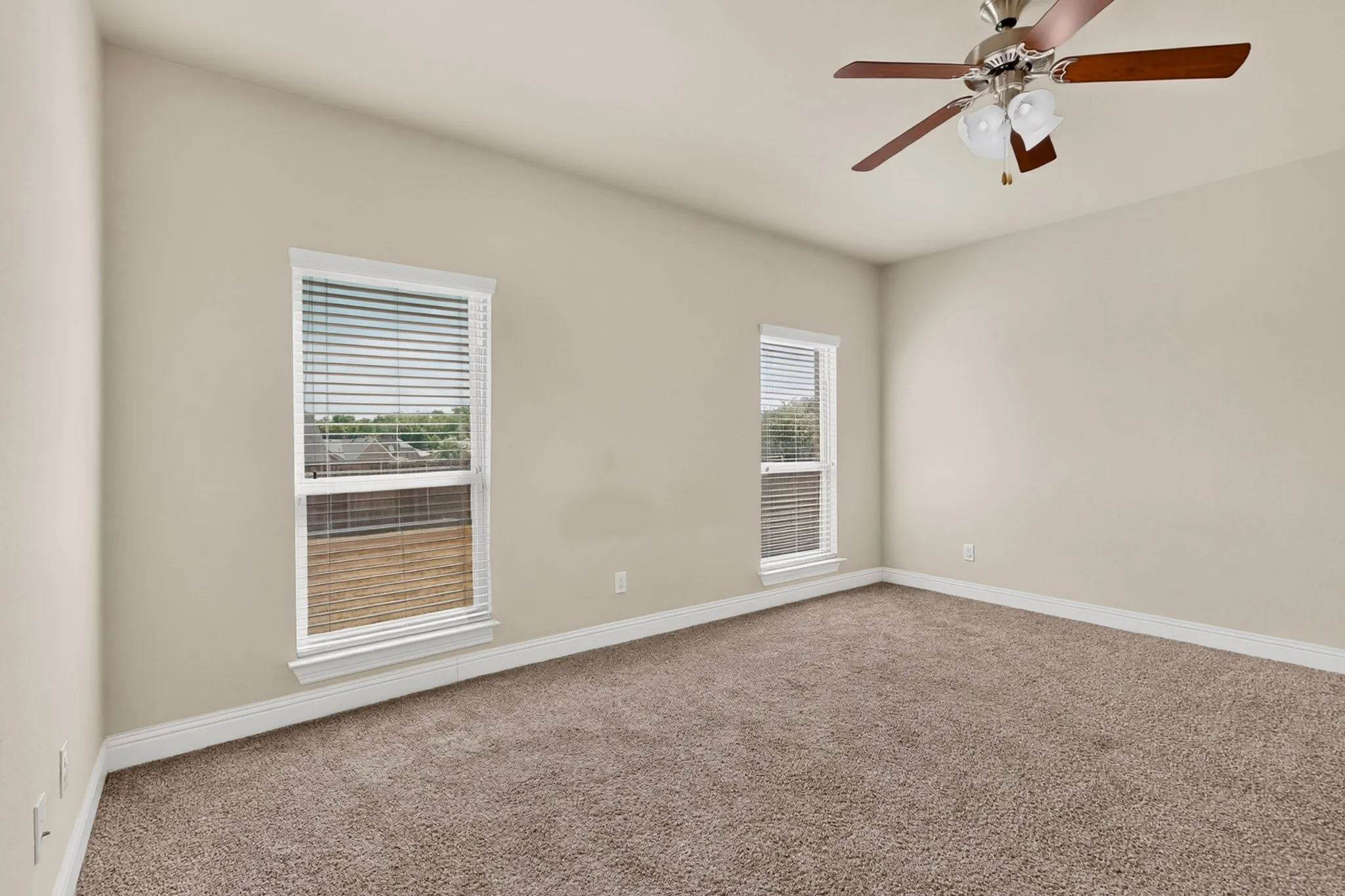 Single Family Residence For Sale in Denton County , 540 Winnetka Drive, Oak Point, Texas 75068, 3 Bedroom, 2 Bathroom, 2 Garage spaces, 2,074 Sqft, built in 2017, mls#21383701, Real Estate Agent in Oak Point, Homes For Sale in Denton county, Homes For Sale in Oak Point, Realtor in Oak Point Texas, Real Estate Brokerage Independent Realty Texas, Luminita Cordes Realtor