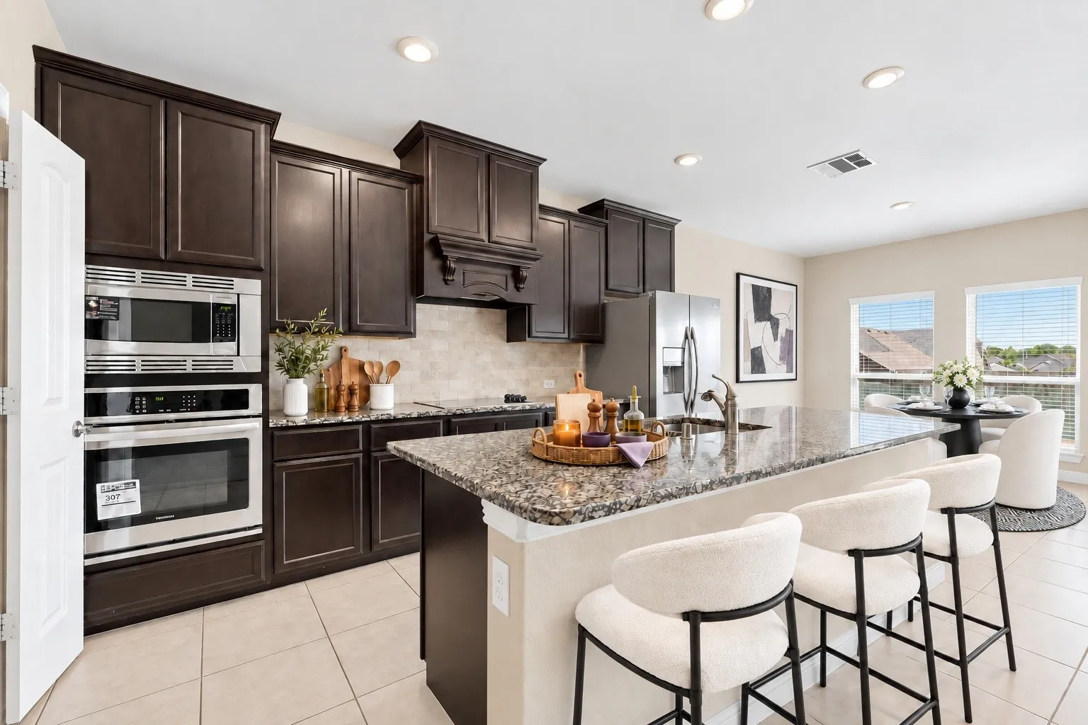 Single Family Residence For Sale in Denton County , 540 Winnetka Drive, Oak Point, Texas 75068, 3 Bedroom, 2 Bathroom, 2 Garage spaces, 2,074 Sqft, built in 2017, mls#21383701, Real Estate Agent in Oak Point, Homes For Sale in Denton county, Homes For Sale in Oak Point, Realtor in Oak Point Texas, Real Estate Brokerage Independent Realty Texas, Luminita Cordes Realtor