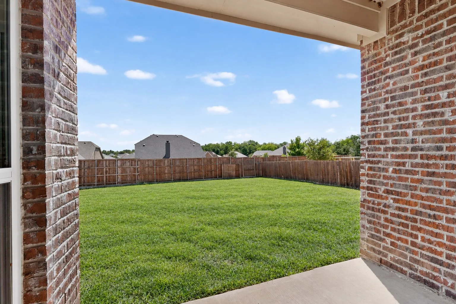 Single Family Residence For Sale in Denton County , 540 Winnetka Drive, Oak Point, Texas 75068, 3 Bedroom, 2 Bathroom, 2 Garage spaces, 2,074 Sqft, built in 2017, mls#21383701, Real Estate Agent in Oak Point, Homes For Sale in Denton county, Homes For Sale in Oak Point, Realtor in Oak Point Texas, Real Estate Brokerage Independent Realty Texas, Luminita Cordes Realtor