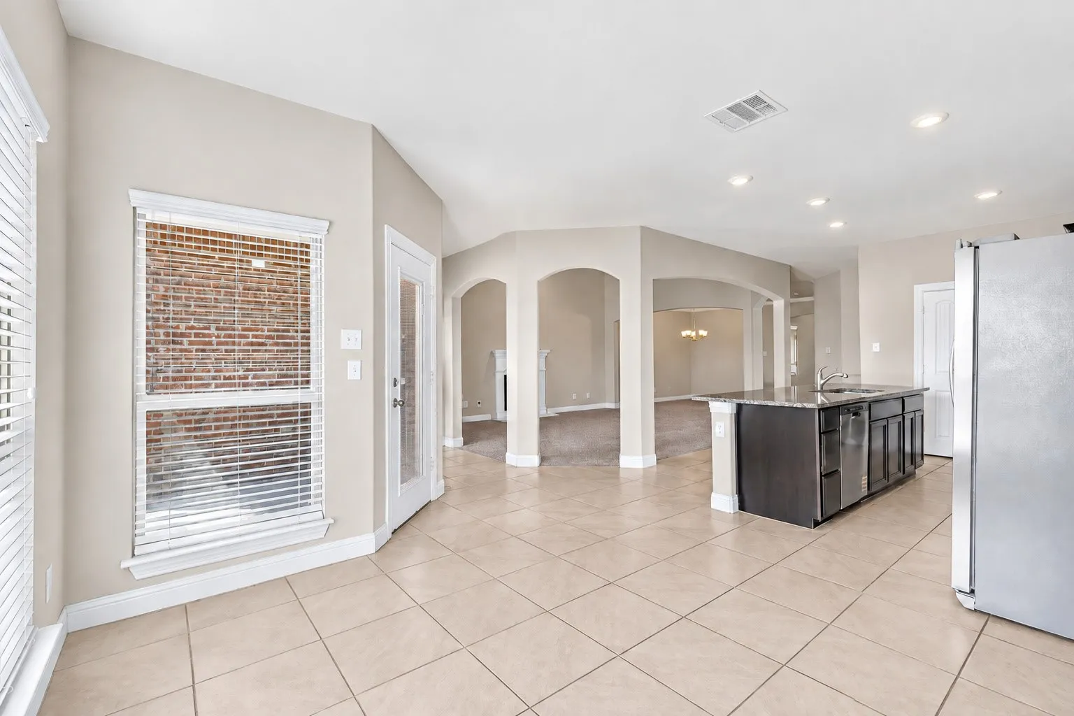 Single Family Residence For Sale in Denton County , 540 Winnetka Drive, Oak Point, Texas 75068, 3 Bedroom, 2 Bathroom, 2 Garage spaces, 2,074 Sqft, built in 2017, mls#21383701, Real Estate Agent in Oak Point, Homes For Sale in Denton county, Homes For Sale in Oak Point, Realtor in Oak Point Texas, Real Estate Brokerage Independent Realty Texas, Luminita Cordes Realtor