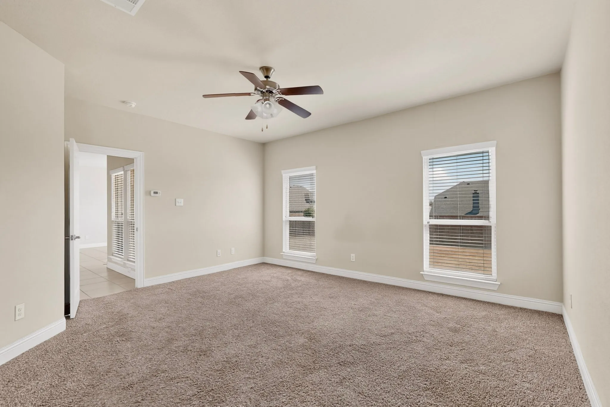 Single Family Residence For Sale in Denton County , 540 Winnetka Drive, Oak Point, Texas 75068, 3 Bedroom, 2 Bathroom, 2 Garage spaces, 2,074 Sqft, built in 2017, mls#21383701, Real Estate Agent in Oak Point, Homes For Sale in Denton county, Homes For Sale in Oak Point, Realtor in Oak Point Texas, Real Estate Brokerage Independent Realty Texas, Luminita Cordes Realtor