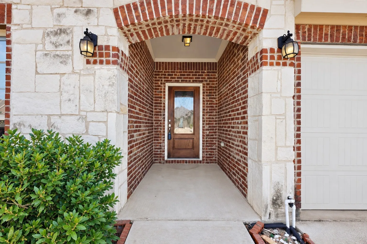 Single Family Residence For Sale in Denton County , 540 Winnetka Drive, Oak Point, Texas 75068, 3 Bedroom, 2 Bathroom, 2 Garage spaces, 2,074 Sqft, built in 2017, mls#21383701, Real Estate Agent in Oak Point, Homes For Sale in Denton county, Homes For Sale in Oak Point, Realtor in Oak Point Texas, Real Estate Brokerage Independent Realty Texas, Luminita Cordes Realtor