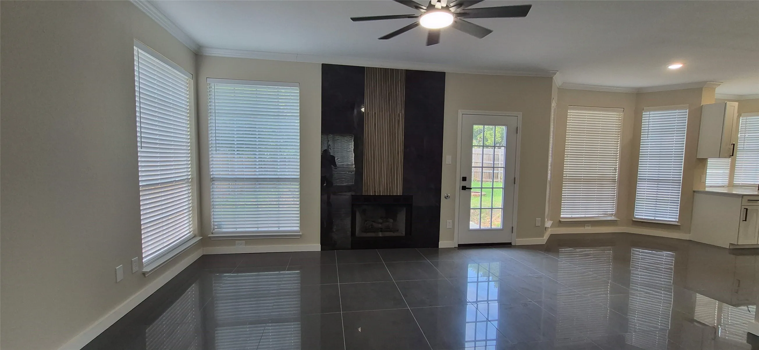 Single Family Residence For Sale in Dallas County , 117 Morningside Drive, Grand Prairie, Texas 75052, 5 Bedroom, 3 Bathroom, 2 Garage spaces, 2,657 Sqft, built in 1990, mls#21384726, Real Estate Agent in Grand Prairie, Homes For Sale in Dallas county, Homes For Sale in Grand Prairie, Realtor in Grand Prairie Texas, Real Estate Brokerage Independent Realty Texas, Luminita Cordes Realtor