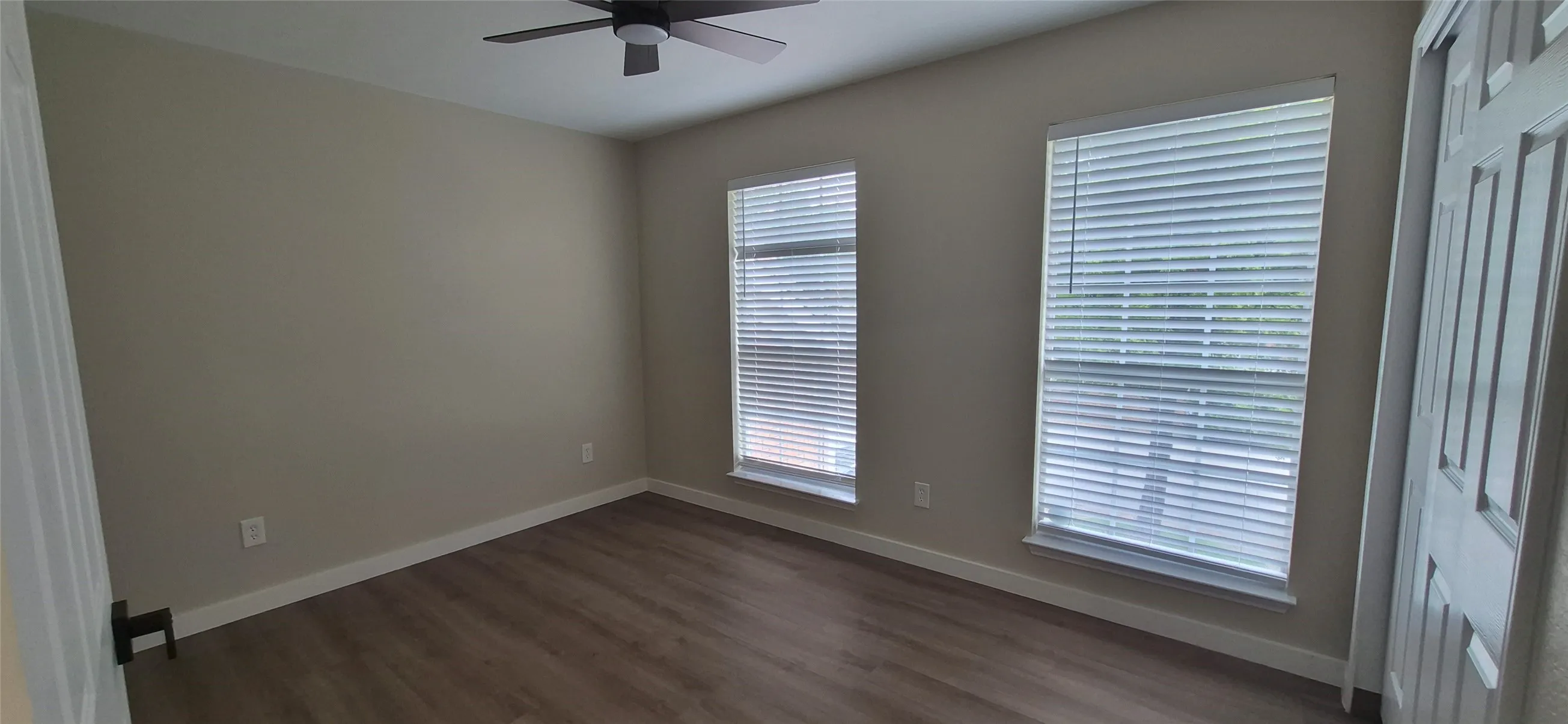 Single Family Residence For Sale in Dallas County , 117 Morningside Drive, Grand Prairie, Texas 75052, 5 Bedroom, 3 Bathroom, 2 Garage spaces, 2,657 Sqft, built in 1990, mls#21384726, Real Estate Agent in Grand Prairie, Homes For Sale in Dallas county, Homes For Sale in Grand Prairie, Realtor in Grand Prairie Texas, Real Estate Brokerage Independent Realty Texas, Luminita Cordes Realtor