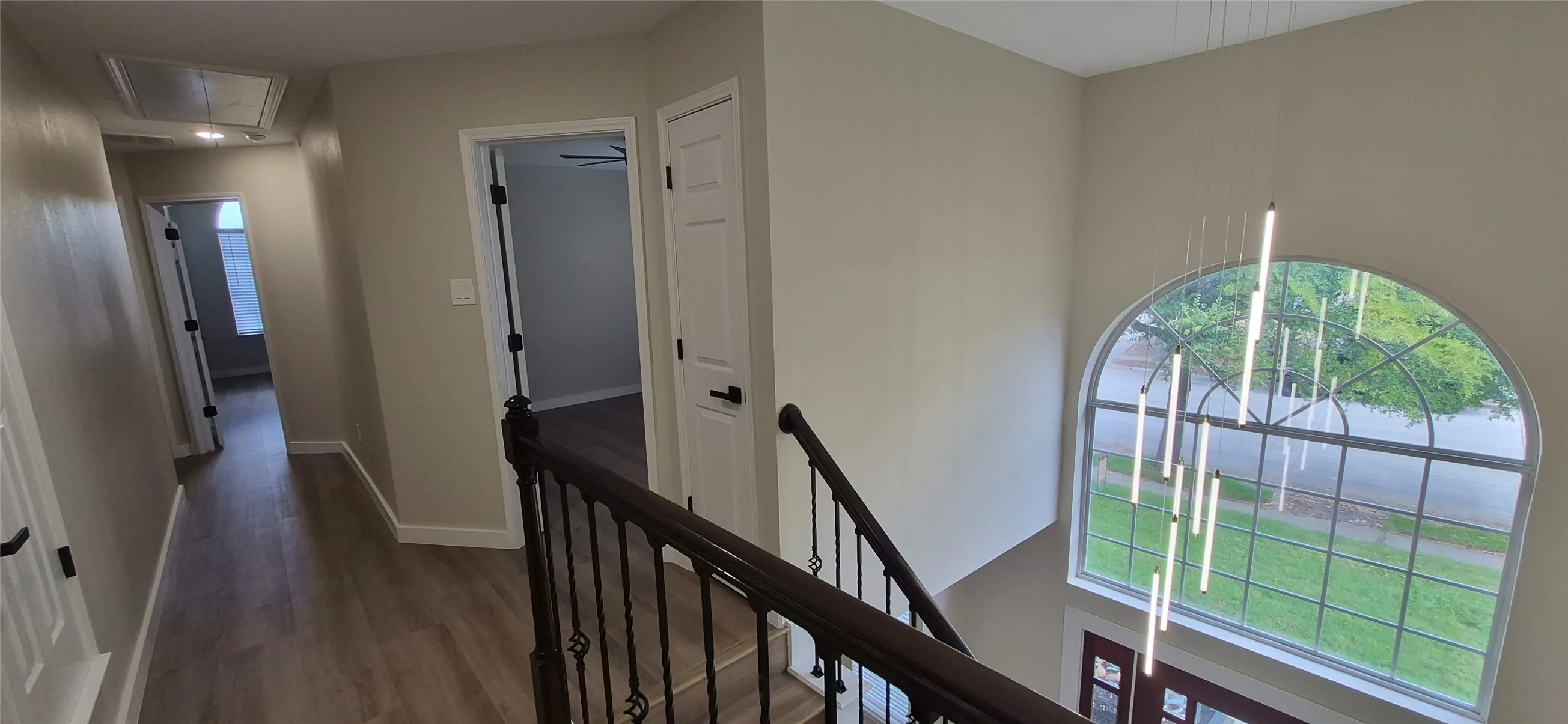 Single Family Residence For Sale in Dallas County , 117 Morningside Drive, Grand Prairie, Texas 75052, 5 Bedroom, 3 Bathroom, 2 Garage spaces, 2,657 Sqft, built in 1990, mls#21384726, Real Estate Agent in Grand Prairie, Homes For Sale in Dallas county, Homes For Sale in Grand Prairie, Realtor in Grand Prairie Texas, Real Estate Brokerage Independent Realty Texas, Luminita Cordes Realtor