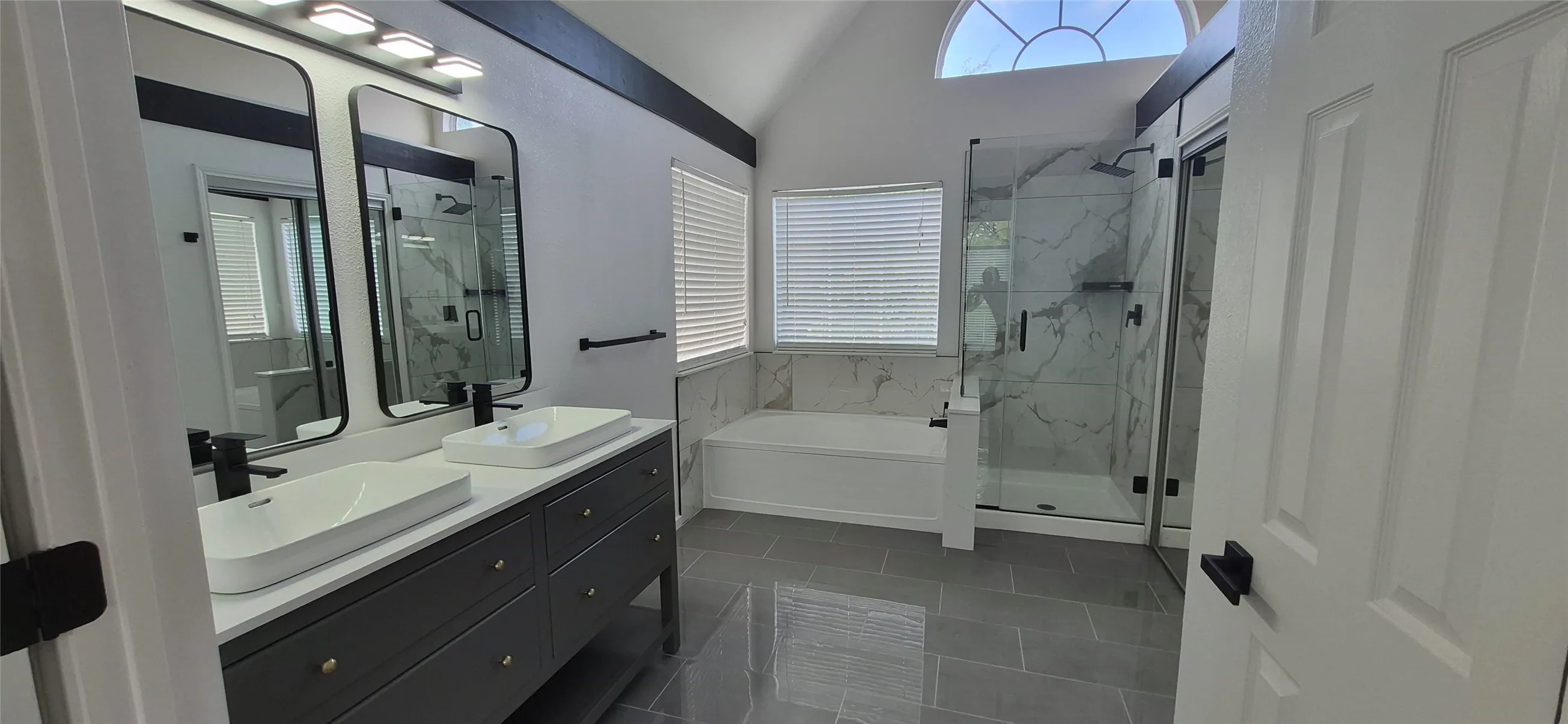 Single Family Residence For Sale in Dallas County , 117 Morningside Drive, Grand Prairie, Texas 75052, 5 Bedroom, 3 Bathroom, 2 Garage spaces, 2,657 Sqft, built in 1990, mls#21384726, Real Estate Agent in Grand Prairie, Homes For Sale in Dallas county, Homes For Sale in Grand Prairie, Realtor in Grand Prairie Texas, Real Estate Brokerage Independent Realty Texas, Luminita Cordes Realtor
