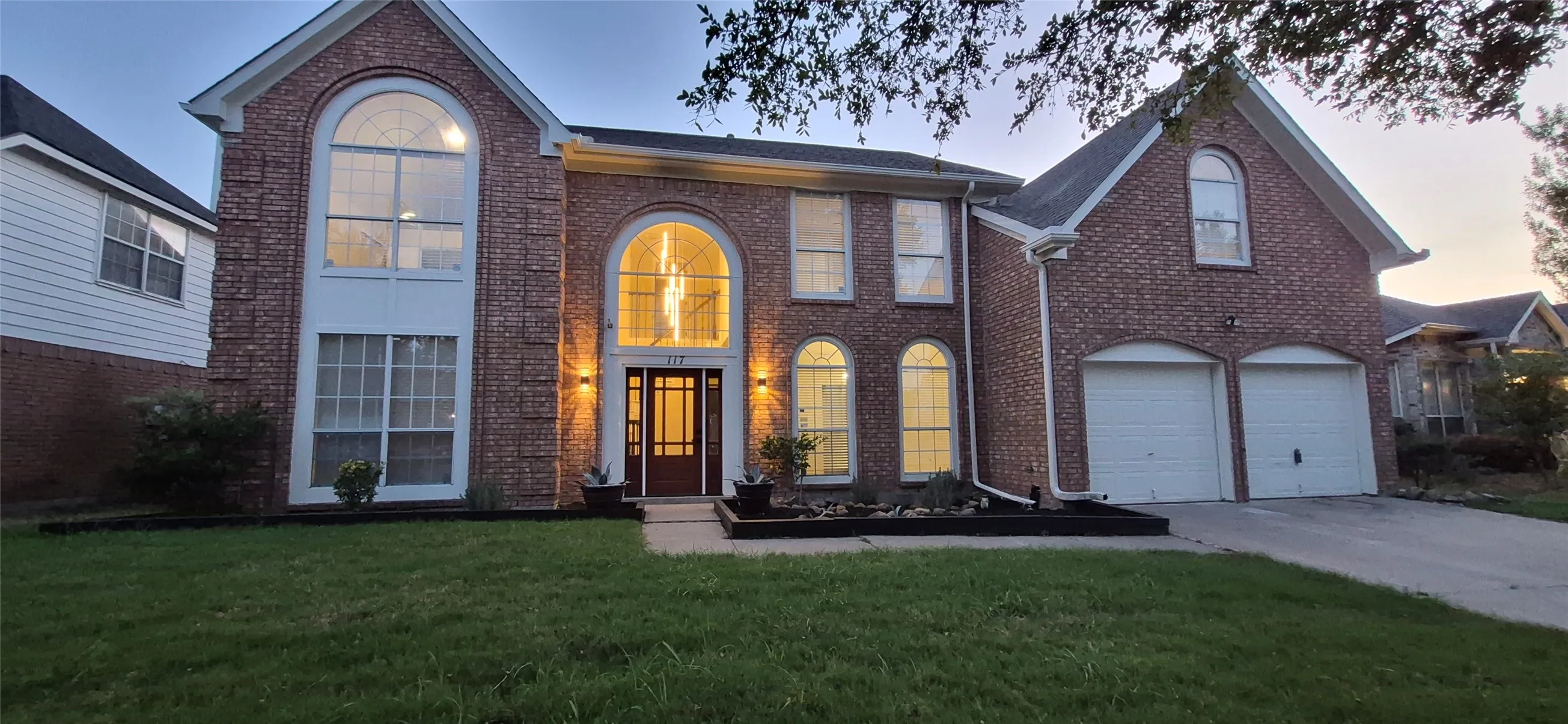 Single Family Residence For Sale in Dallas County , 117 Morningside Drive, Grand Prairie, Texas 75052, 5 Bedroom, 3 Bathroom, 2 Garage spaces, 2,657 Sqft, built in 1990, mls#21384726, Real Estate Agent in Grand Prairie, Homes For Sale in Dallas county, Homes For Sale in Grand Prairie, Realtor in Grand Prairie Texas, Real Estate Brokerage Independent Realty Texas, Luminita Cordes Realtor