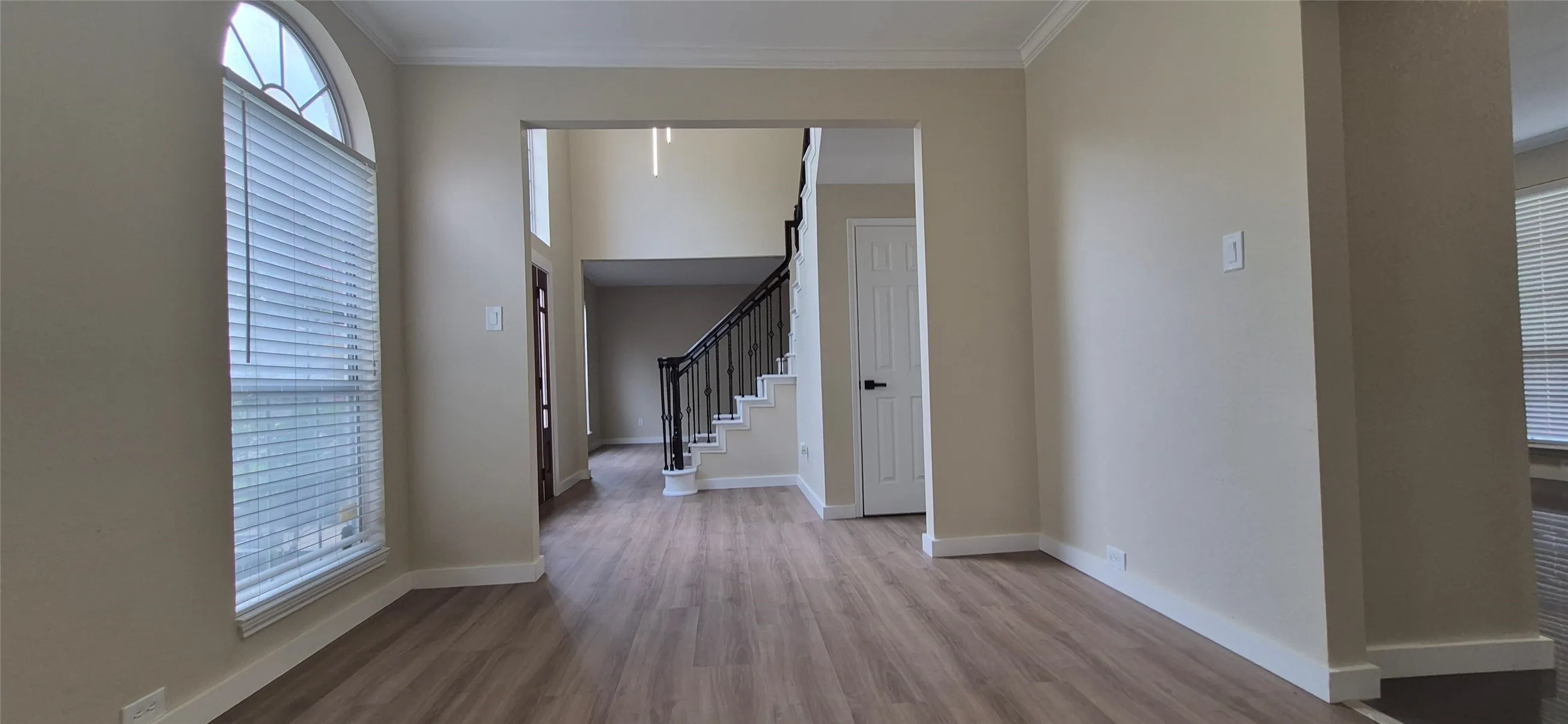 Single Family Residence For Sale in Dallas County , 117 Morningside Drive, Grand Prairie, Texas 75052, 5 Bedroom, 3 Bathroom, 2 Garage spaces, 2,657 Sqft, built in 1990, mls#21384726, Real Estate Agent in Grand Prairie, Homes For Sale in Dallas county, Homes For Sale in Grand Prairie, Realtor in Grand Prairie Texas, Real Estate Brokerage Independent Realty Texas, Luminita Cordes Realtor