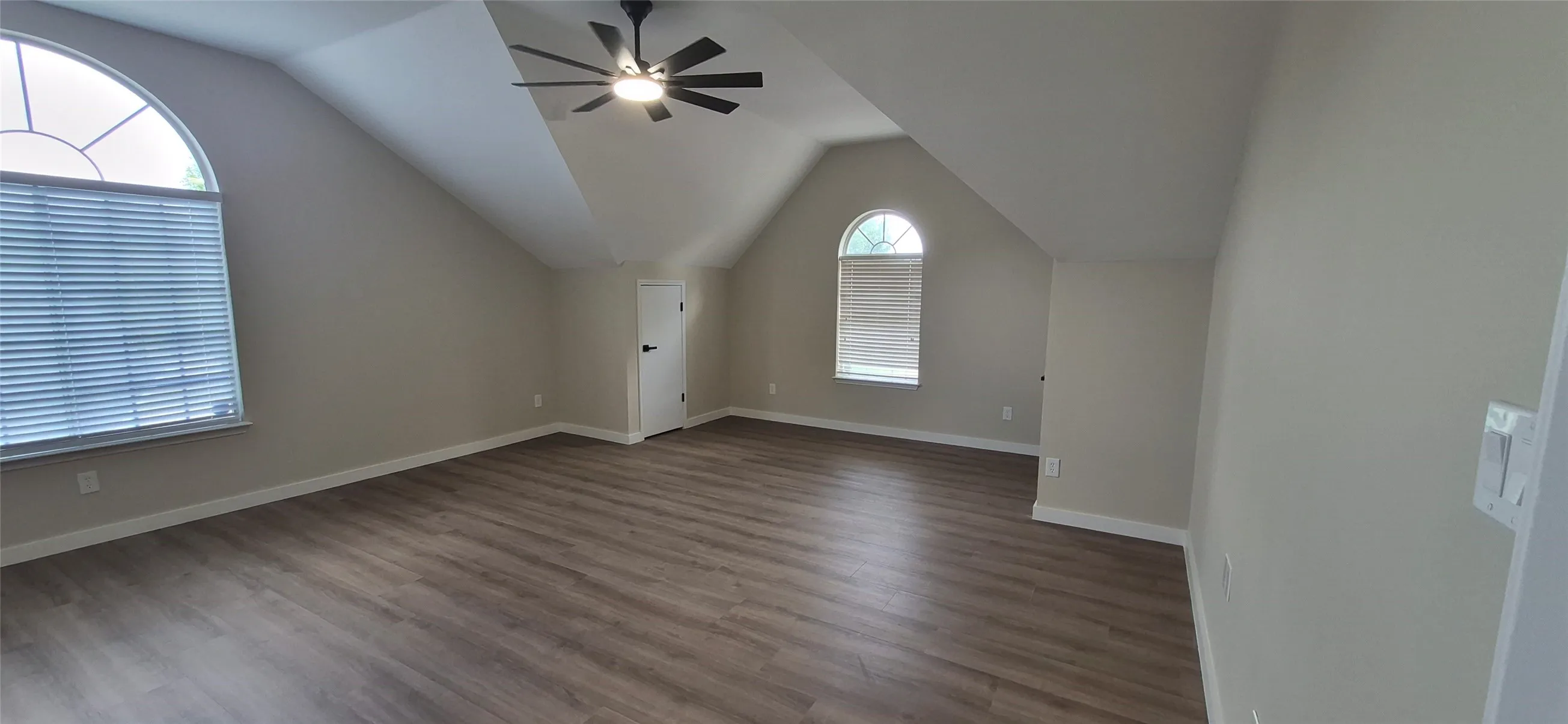 Single Family Residence For Sale in Dallas County , 117 Morningside Drive, Grand Prairie, Texas 75052, 5 Bedroom, 3 Bathroom, 2 Garage spaces, 2,657 Sqft, built in 1990, mls#21384726, Real Estate Agent in Grand Prairie, Homes For Sale in Dallas county, Homes For Sale in Grand Prairie, Realtor in Grand Prairie Texas, Real Estate Brokerage Independent Realty Texas, Luminita Cordes Realtor