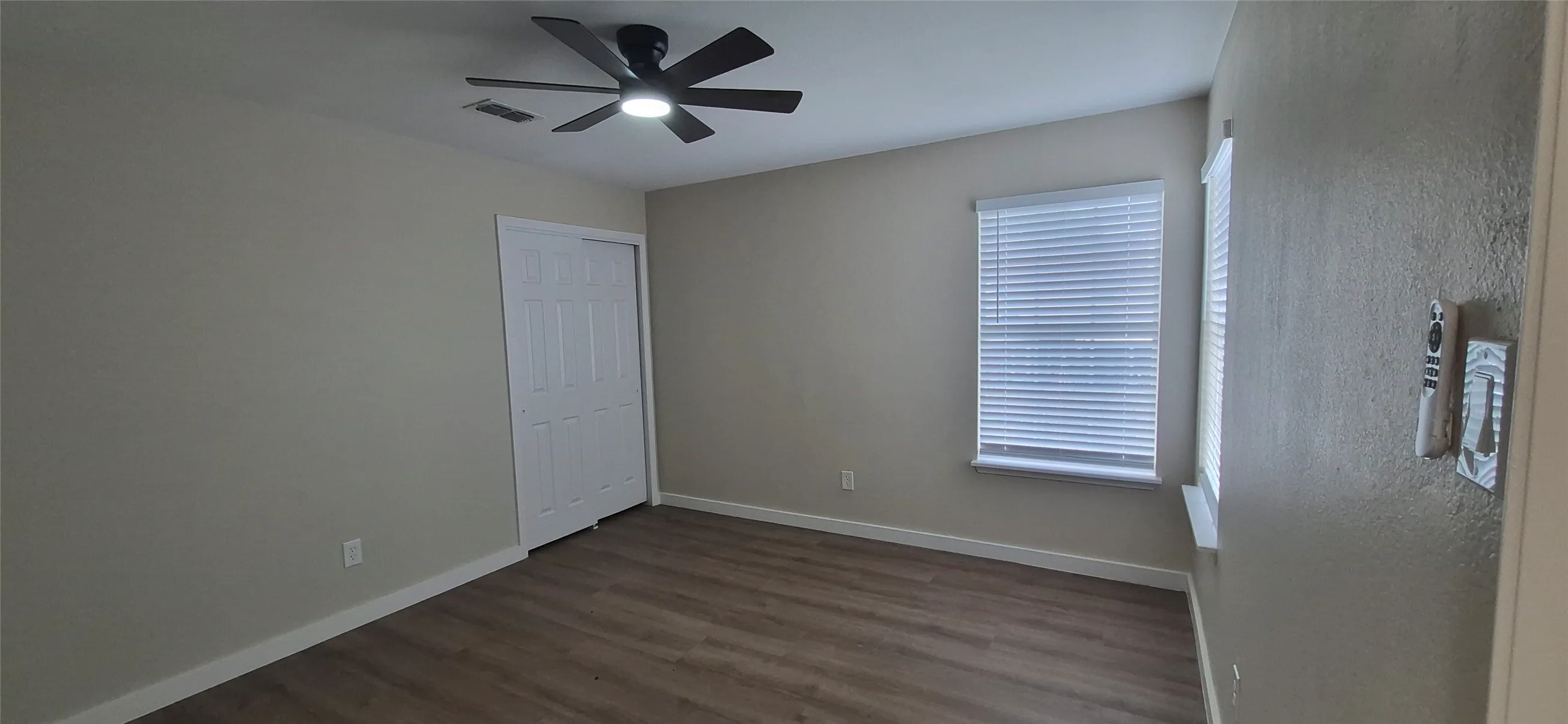 Single Family Residence For Sale in Dallas County , 117 Morningside Drive, Grand Prairie, Texas 75052, 5 Bedroom, 3 Bathroom, 2 Garage spaces, 2,657 Sqft, built in 1990, mls#21384726, Real Estate Agent in Grand Prairie, Homes For Sale in Dallas county, Homes For Sale in Grand Prairie, Realtor in Grand Prairie Texas, Real Estate Brokerage Independent Realty Texas, Luminita Cordes Realtor