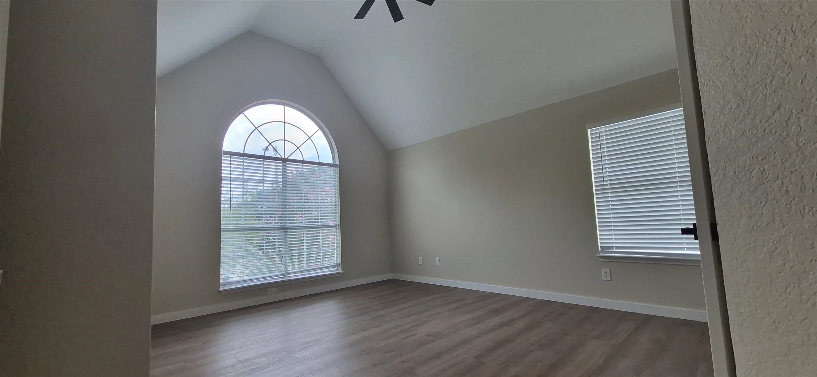 Single Family Residence For Sale in Dallas County , 117 Morningside Drive, Grand Prairie, Texas 75052, 5 Bedroom, 3 Bathroom, 2 Garage spaces, 2,657 Sqft, built in 1990, mls#21384726, Real Estate Agent in Grand Prairie, Homes For Sale in Dallas county, Homes For Sale in Grand Prairie, Realtor in Grand Prairie Texas, Real Estate Brokerage Independent Realty Texas, Luminita Cordes Realtor