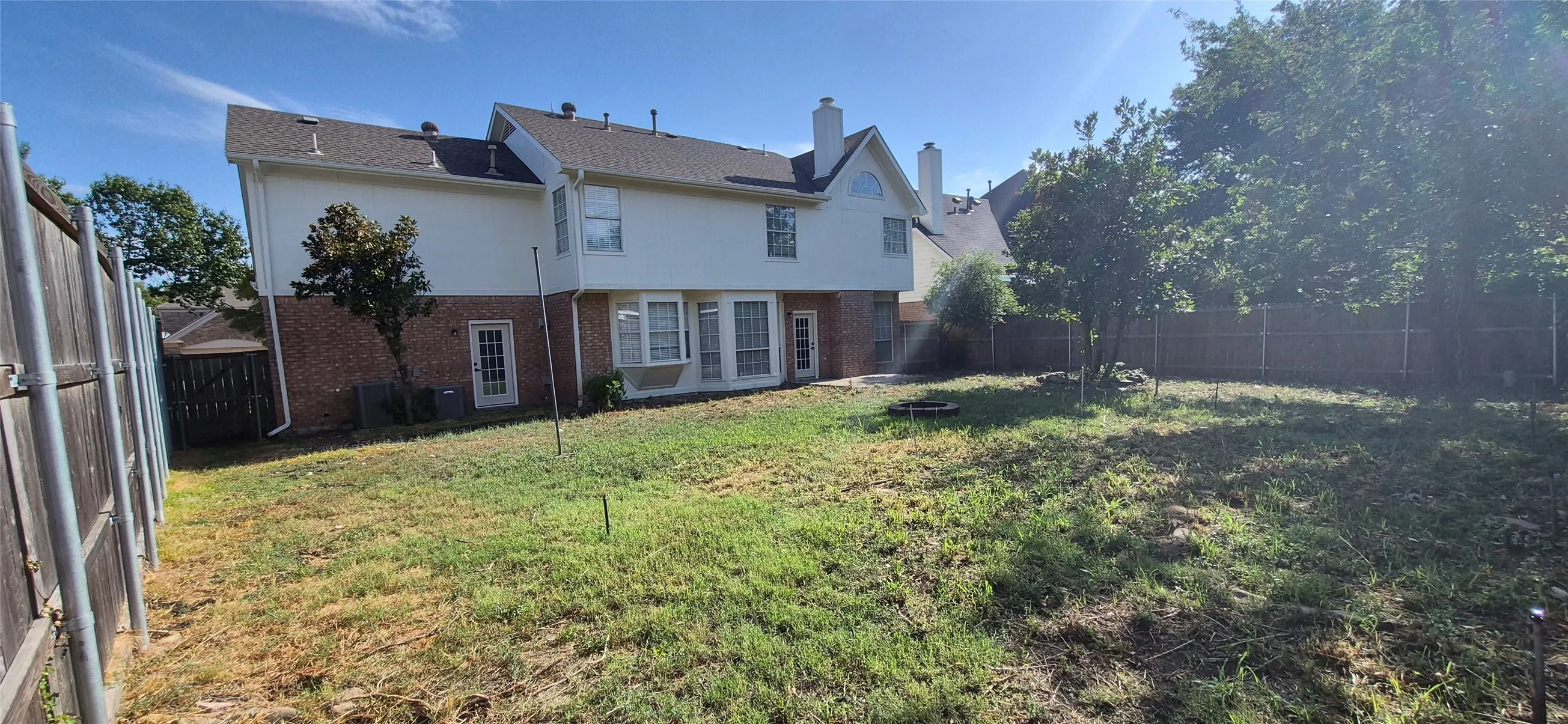 Single Family Residence For Sale in Dallas County , 117 Morningside Drive, Grand Prairie, Texas 75052, 5 Bedroom, 3 Bathroom, 2 Garage spaces, 2,657 Sqft, built in 1990, mls#21384726, Real Estate Agent in Grand Prairie, Homes For Sale in Dallas county, Homes For Sale in Grand Prairie, Realtor in Grand Prairie Texas, Real Estate Brokerage Independent Realty Texas, Luminita Cordes Realtor