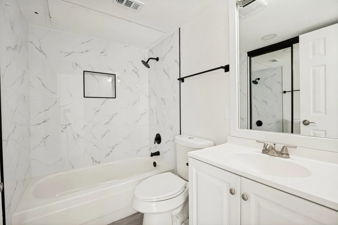 Condominium For Sale in Collin County , 18240 Midway Road 806, Dallas, Texas 75287, 3 Bedroom, 3 Bathroom, Garage spaces, 1,235 Sqft, built in 1982, mls#21384728, Real Estate Agent in Dallas, Homes For Sale in Collin county, Homes For Sale in Dallas, Realtor in Dallas Texas, Real Estate Brokerage Independent Realty Texas, Luminita Cordes Realtor