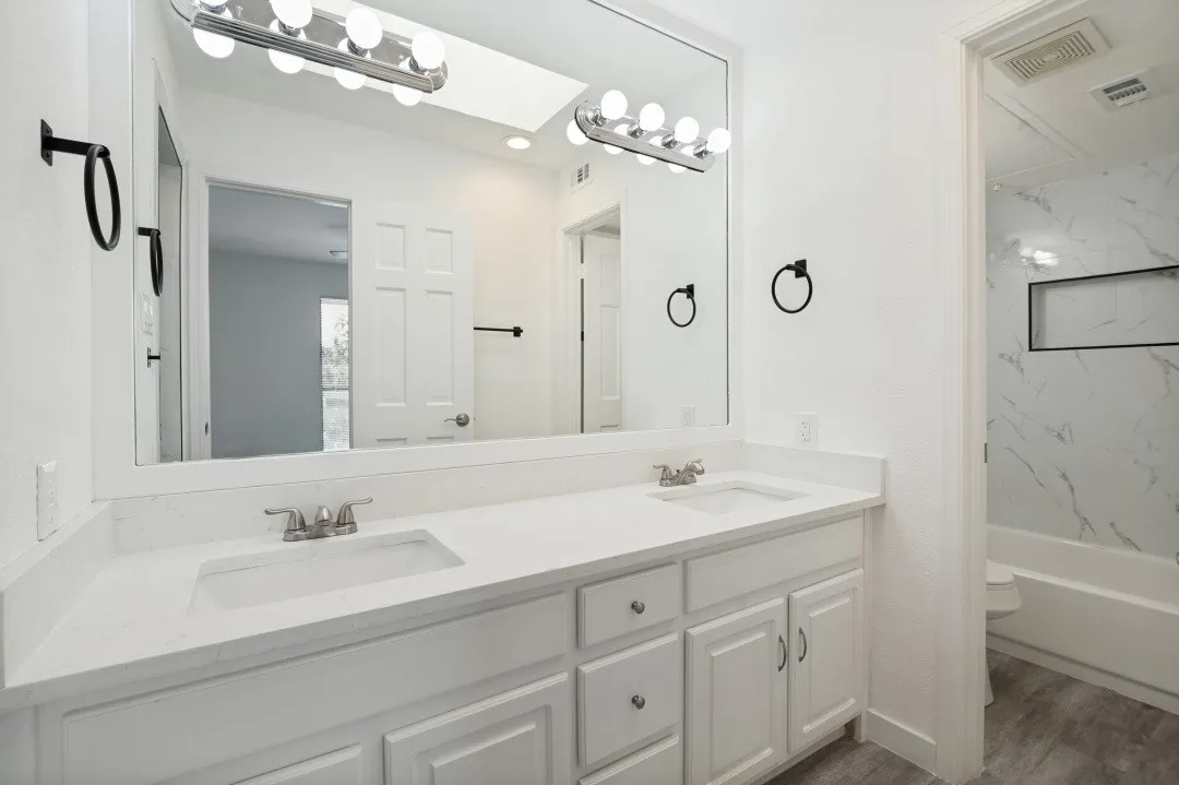 Condominium For Sale in Collin County , 18240 Midway Road 806, Dallas, Texas 75287, 3 Bedroom, 3 Bathroom, Garage spaces, 1,235 Sqft, built in 1982, mls#21384728, Real Estate Agent in Dallas, Homes For Sale in Collin county, Homes For Sale in Dallas, Realtor in Dallas Texas, Real Estate Brokerage Independent Realty Texas, Luminita Cordes Realtor