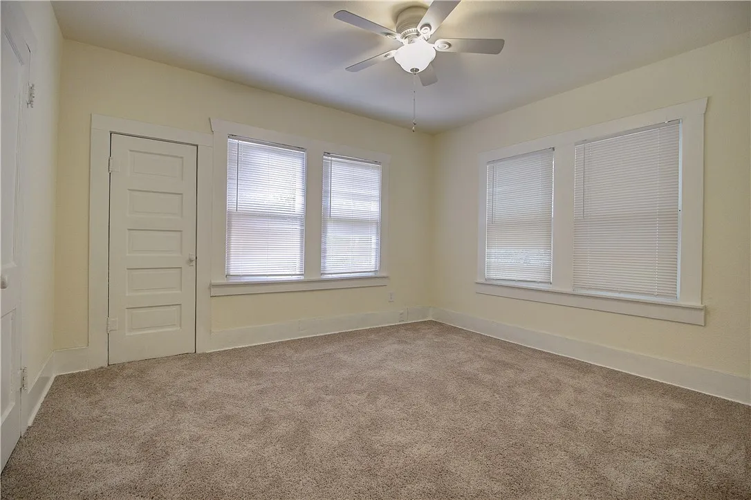 Single Family Residence For Rent in Tarrant County , 2703 Galvez Avenue, Fort Worth, Texas 76111, 2 Bedroom, 1 Bathroom, 2 Garage spaces, 950 Sqft, built in 1930, mls#21384078, Real Estate Agent in Fort Worth, Homes For Rent in Tarrant county, Homes For Rent in Fort Worth, Realtor in Fort Worth Texas, Real Estate Brokerage Independent Realty Texas, Luminita Cordes Realtor