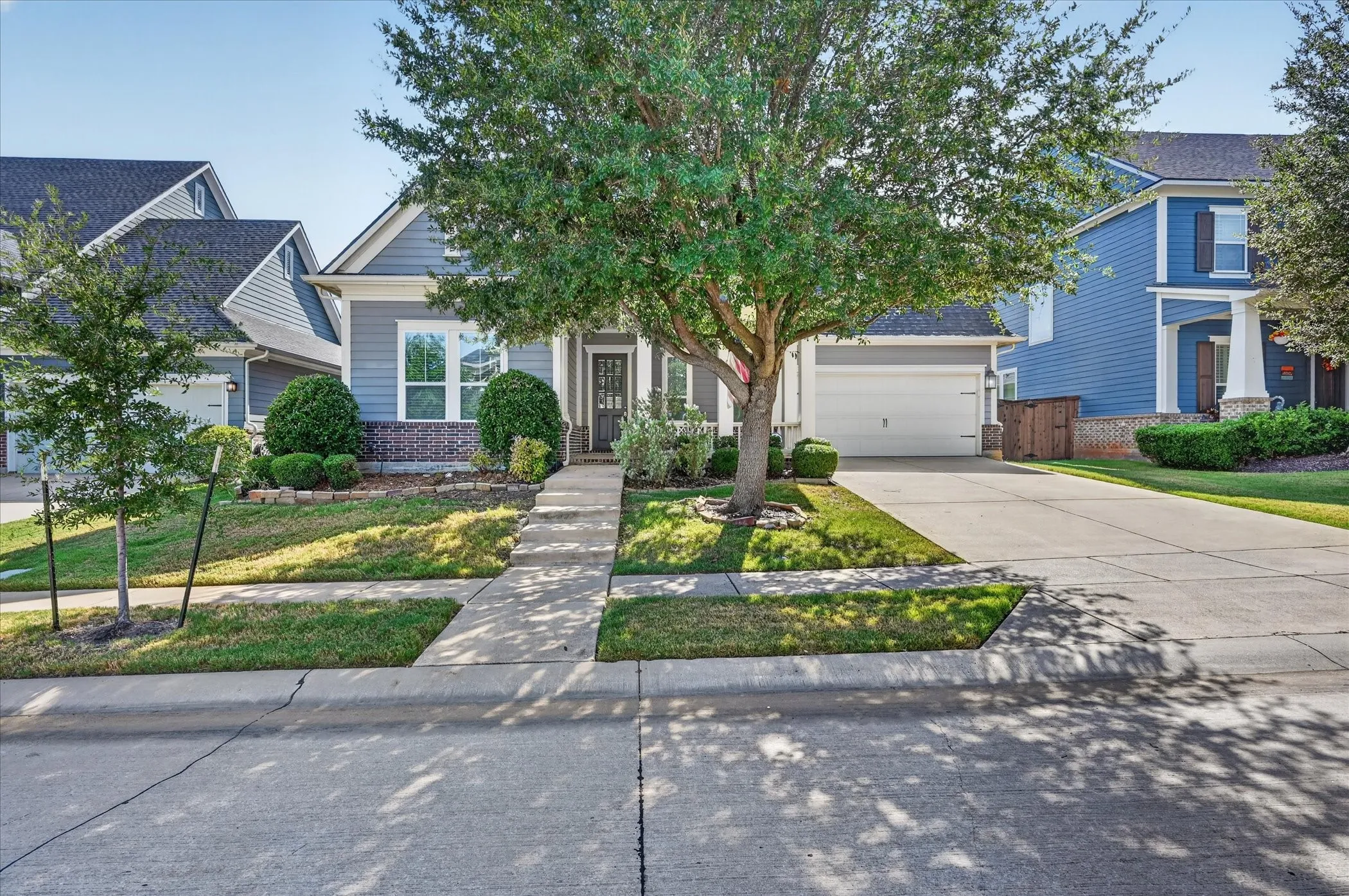 Single Family Residence For Sale in Denton County , 940 Crimson Road, Argyle, Texas 76226, 4 Bedroom, 4 Bathroom, 2 Garage spaces, 3,070 Sqft, built in 2012, mls#21384734, Real Estate Agent in Argyle, Homes For Sale in Denton county, Homes For Sale in Argyle, Realtor in Argyle Texas, Real Estate Brokerage Independent Realty Texas, Luminita Cordes Realtor