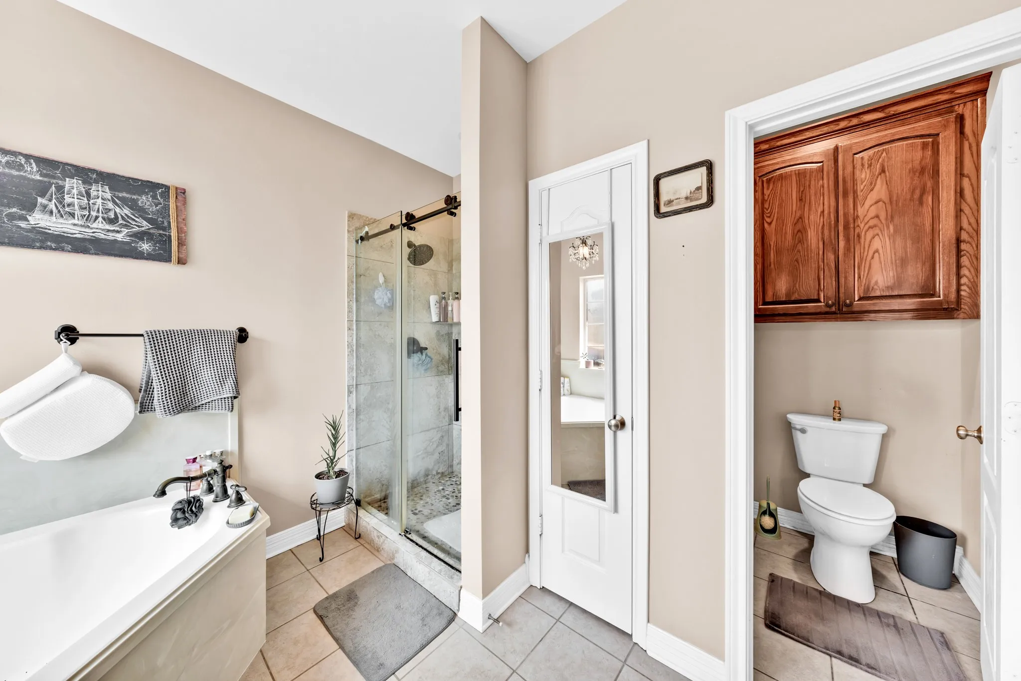 Single Family Residence For Sale in Gregg County , 3808 Clarkway Place, Longview, Texas 75605, 4 Bedroom, 3 Bathroom, 2 Garage spaces, 2,369 Sqft, built in 2006, mls#21383619, Real Estate Agent in Longview, Homes For Sale in Gregg county, Homes For Sale in Longview, Realtor in Longview Texas, Real Estate Brokerage Independent Realty Texas, Luminita Cordes Realtor