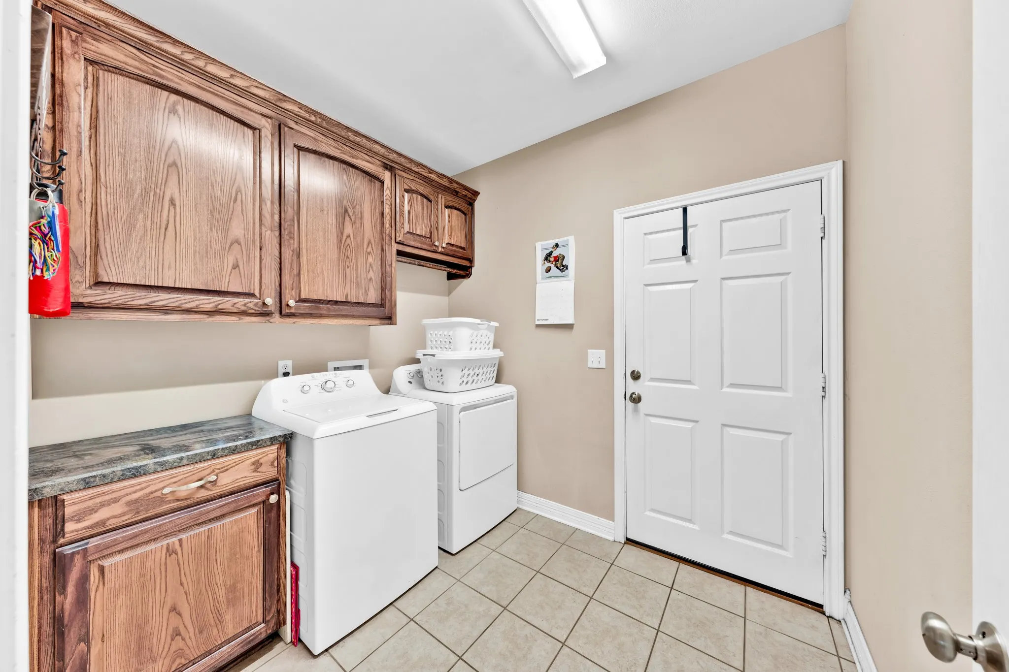 Single Family Residence For Sale in Gregg County , 3808 Clarkway Place, Longview, Texas 75605, 4 Bedroom, 3 Bathroom, 2 Garage spaces, 2,369 Sqft, built in 2006, mls#21383619, Real Estate Agent in Longview, Homes For Sale in Gregg county, Homes For Sale in Longview, Realtor in Longview Texas, Real Estate Brokerage Independent Realty Texas, Luminita Cordes Realtor