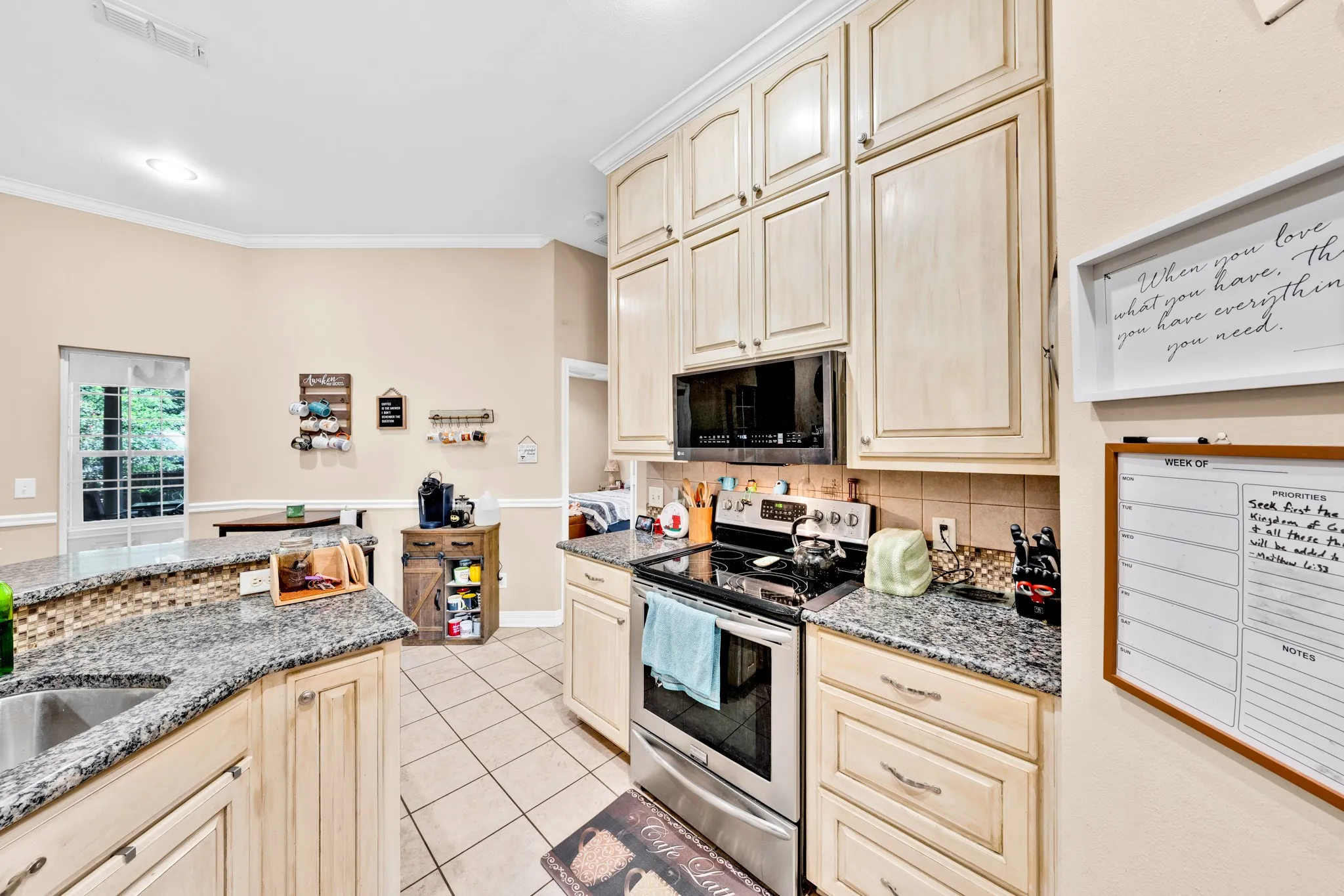 Single Family Residence For Sale in Gregg County , 3808 Clarkway Place, Longview, Texas 75605, 4 Bedroom, 3 Bathroom, 2 Garage spaces, 2,369 Sqft, built in 2006, mls#21383619, Real Estate Agent in Longview, Homes For Sale in Gregg county, Homes For Sale in Longview, Realtor in Longview Texas, Real Estate Brokerage Independent Realty Texas, Luminita Cordes Realtor