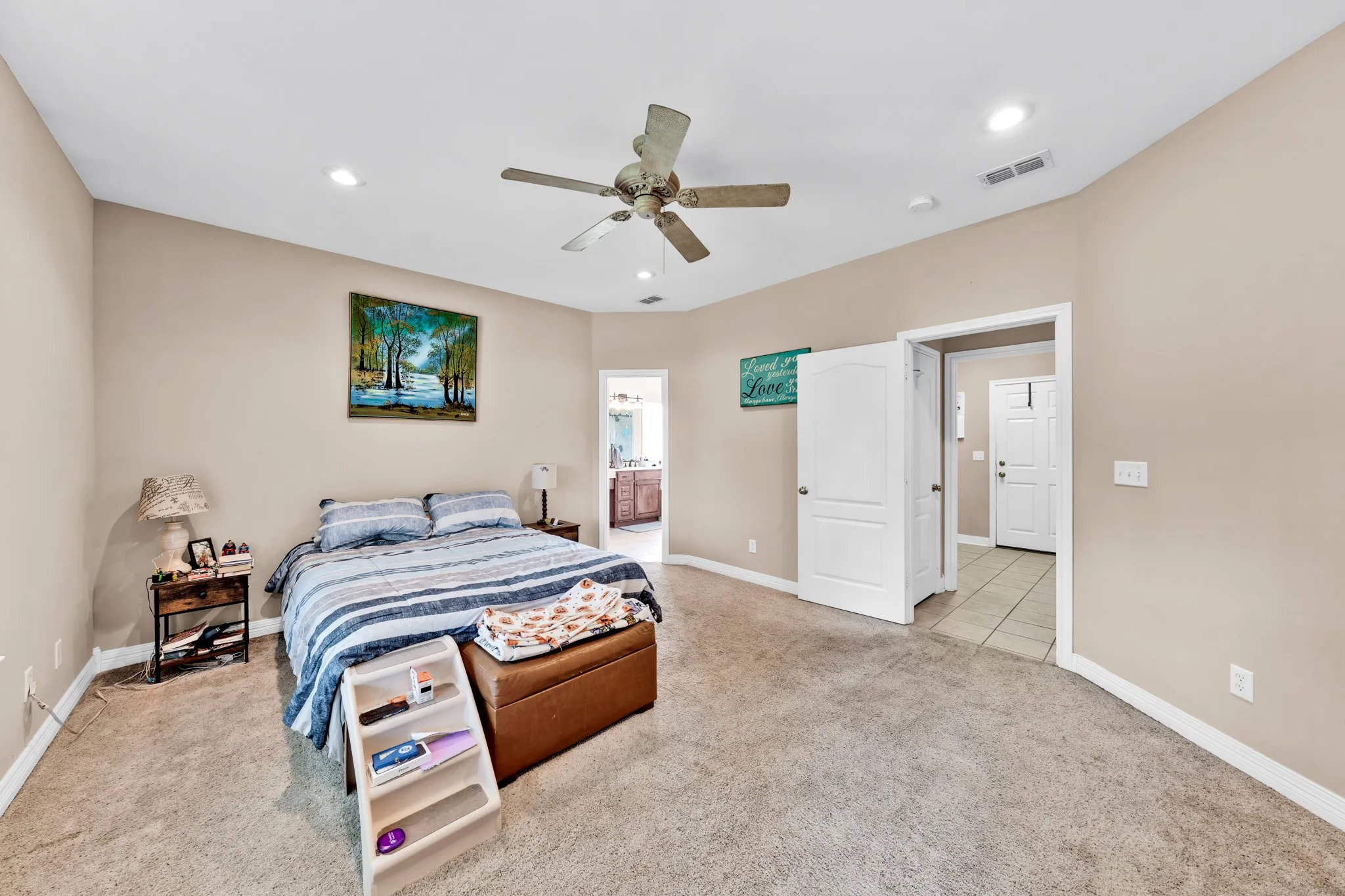 Single Family Residence For Sale in Gregg County , 3808 Clarkway Place, Longview, Texas 75605, 4 Bedroom, 3 Bathroom, 2 Garage spaces, 2,369 Sqft, built in 2006, mls#21383619, Real Estate Agent in Longview, Homes For Sale in Gregg county, Homes For Sale in Longview, Realtor in Longview Texas, Real Estate Brokerage Independent Realty Texas, Luminita Cordes Realtor