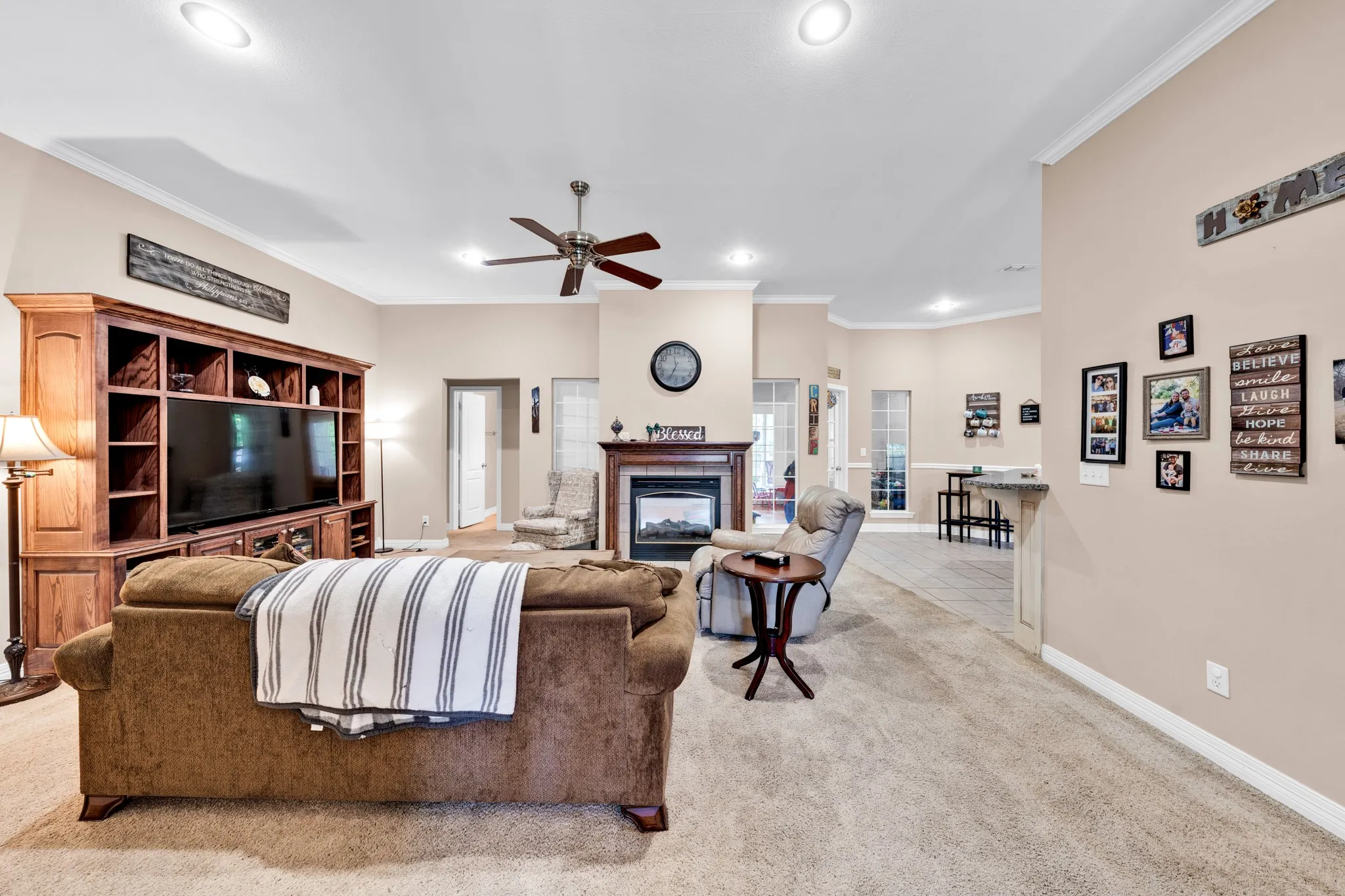Single Family Residence For Sale in Gregg County , 3808 Clarkway Place, Longview, Texas 75605, 4 Bedroom, 3 Bathroom, 2 Garage spaces, 2,369 Sqft, built in 2006, mls#21383619, Real Estate Agent in Longview, Homes For Sale in Gregg county, Homes For Sale in Longview, Realtor in Longview Texas, Real Estate Brokerage Independent Realty Texas, Luminita Cordes Realtor