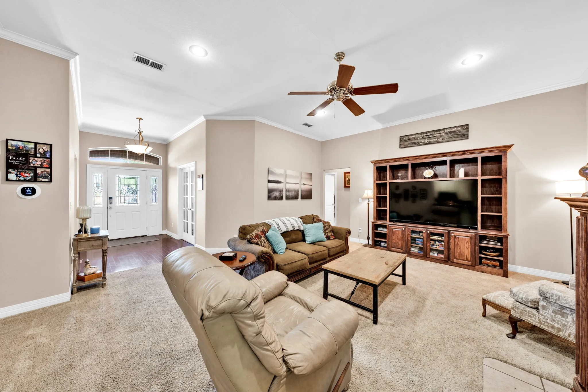 Single Family Residence For Sale in Gregg County , 3808 Clarkway Place, Longview, Texas 75605, 4 Bedroom, 3 Bathroom, 2 Garage spaces, 2,369 Sqft, built in 2006, mls#21383619, Real Estate Agent in Longview, Homes For Sale in Gregg county, Homes For Sale in Longview, Realtor in Longview Texas, Real Estate Brokerage Independent Realty Texas, Luminita Cordes Realtor