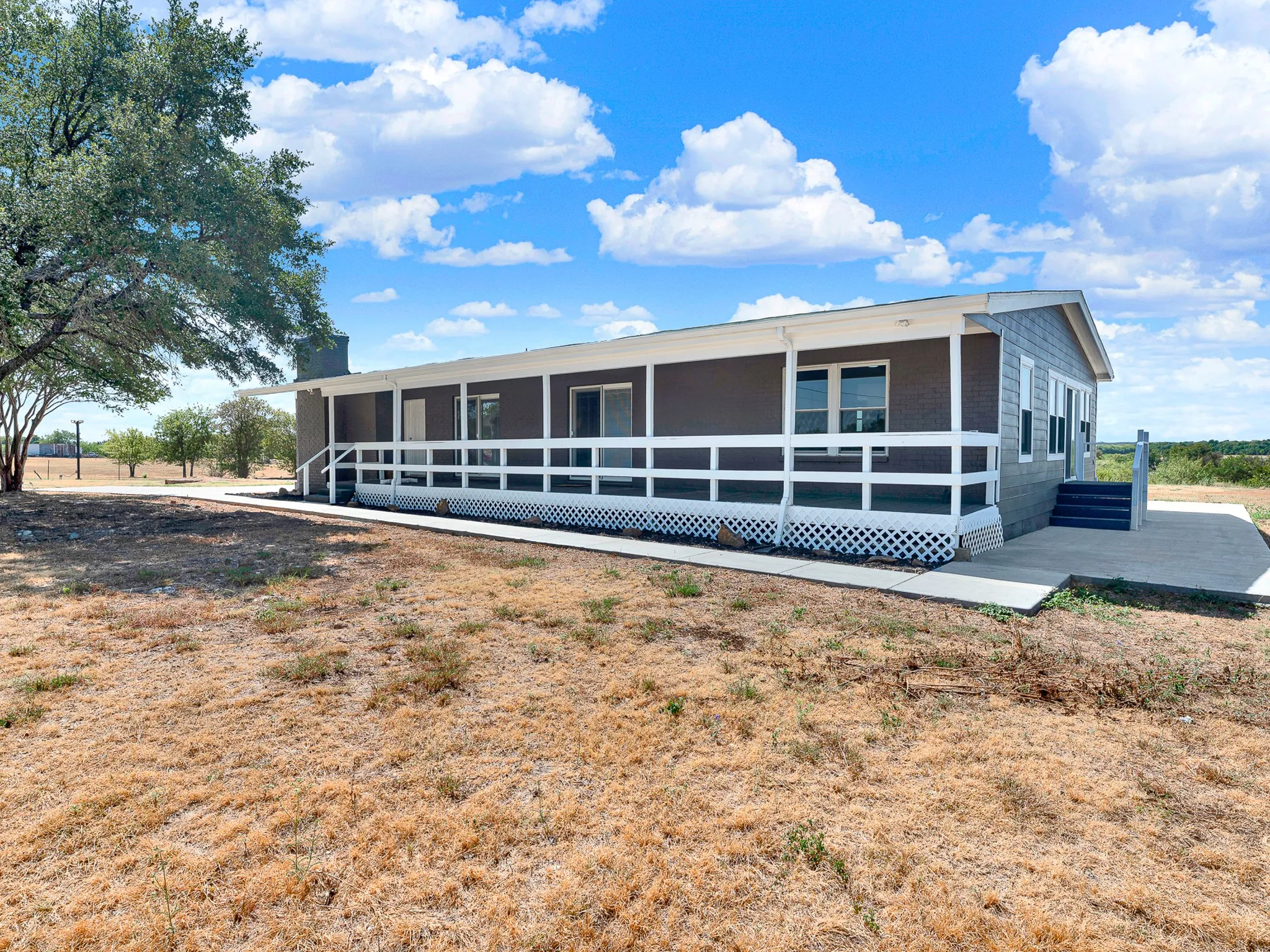 Single Family Residence For Sale in Johnson County , 8116 Whispering Meadows Road, Joshua, Texas 76058, 3 Bedroom, 2 Bathroom, 2 Garage spaces, 2,780 Sqft, built in 1995, mls#21376315, Real Estate Agent in Joshua, Homes For Sale in Johnson county, Homes For Sale in Joshua, Realtor in Joshua Texas, Real Estate Brokerage Independent Realty Texas, Luminita Cordes Realtor