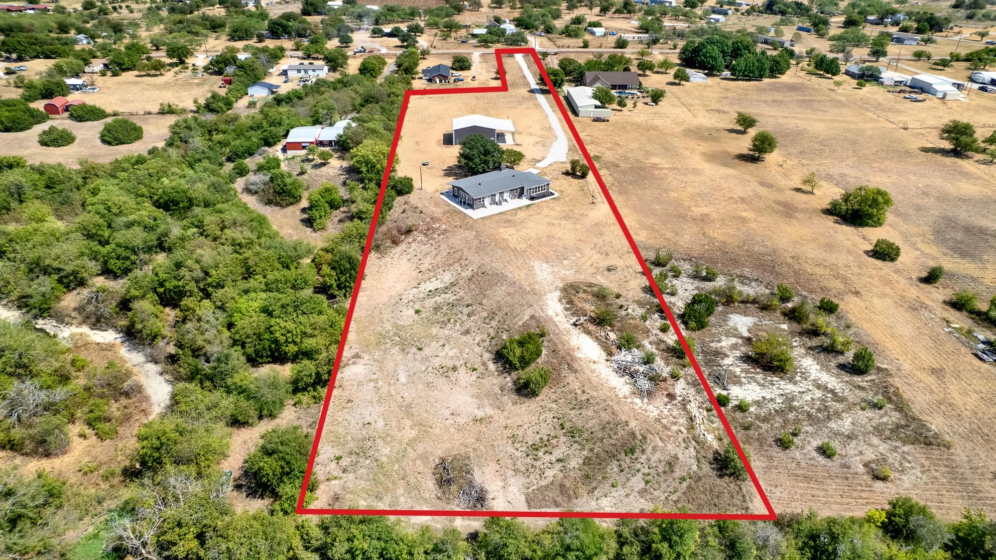 Single Family Residence For Sale in Johnson County , 8116 Whispering Meadows Road, Joshua, Texas 76058, 3 Bedroom, 2 Bathroom, 2 Garage spaces, 2,780 Sqft, built in 1995, mls#21376315, Real Estate Agent in Joshua, Homes For Sale in Johnson county, Homes For Sale in Joshua, Realtor in Joshua Texas, Real Estate Brokerage Independent Realty Texas, Luminita Cordes Realtor