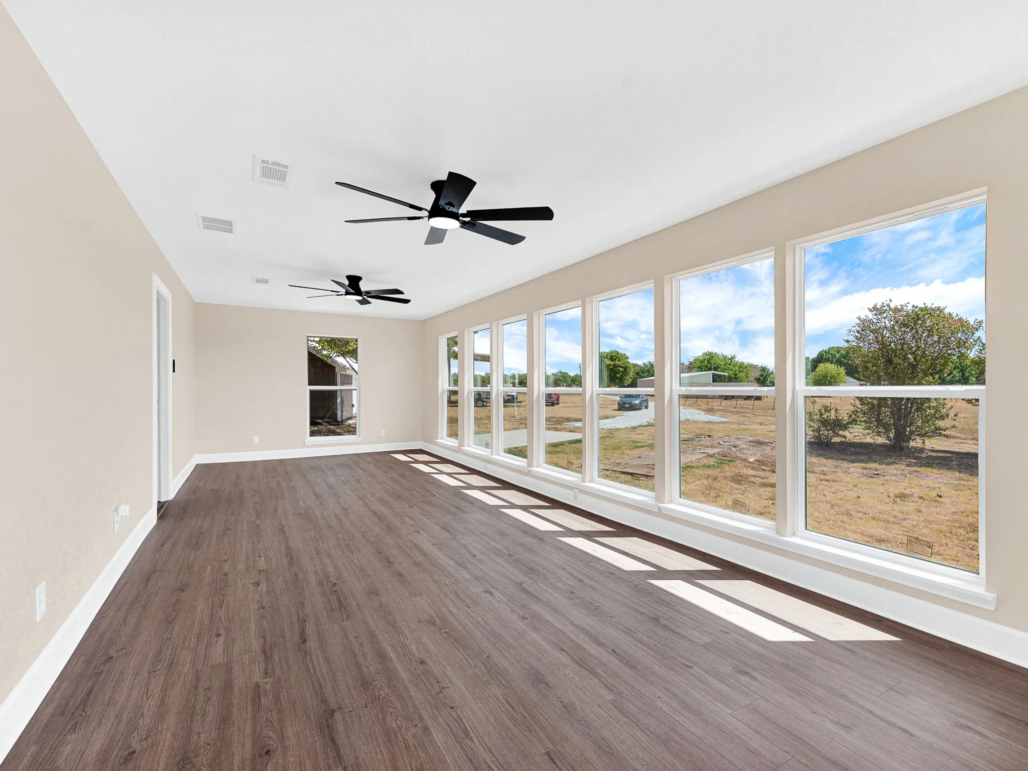 Single Family Residence For Sale in Johnson County , 8116 Whispering Meadows Road, Joshua, Texas 76058, 3 Bedroom, 2 Bathroom, 2 Garage spaces, 2,780 Sqft, built in 1995, mls#21376315, Real Estate Agent in Joshua, Homes For Sale in Johnson county, Homes For Sale in Joshua, Realtor in Joshua Texas, Real Estate Brokerage Independent Realty Texas, Luminita Cordes Realtor