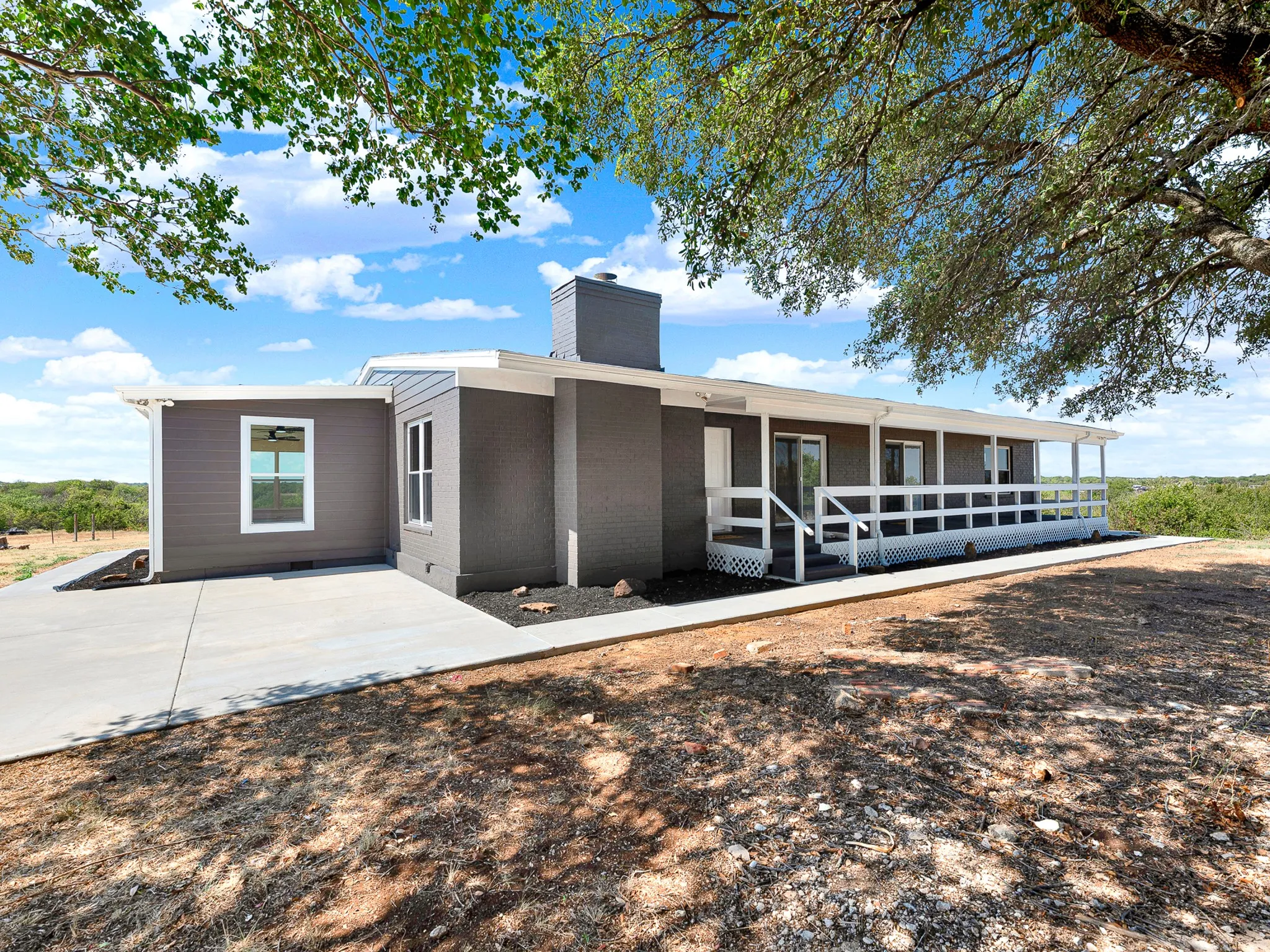 Single Family Residence For Sale in Johnson County , 8116 Whispering Meadows Road, Joshua, Texas 76058, 3 Bedroom, 2 Bathroom, 2 Garage spaces, 2,780 Sqft, built in 1995, mls#21376315, Real Estate Agent in Joshua, Homes For Sale in Johnson county, Homes For Sale in Joshua, Realtor in Joshua Texas, Real Estate Brokerage Independent Realty Texas, Luminita Cordes Realtor