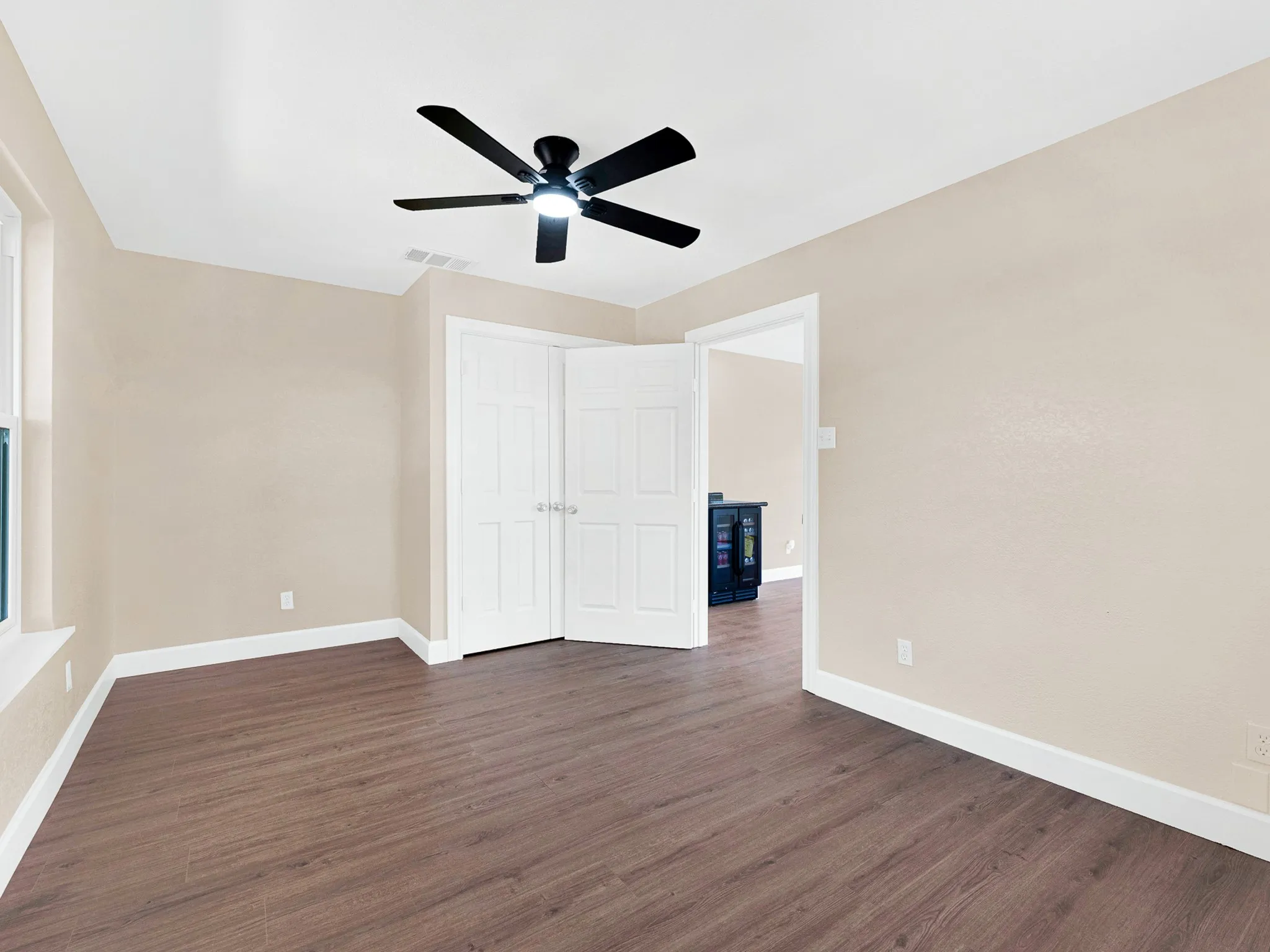 Single Family Residence For Sale in Johnson County , 8116 Whispering Meadows Road, Joshua, Texas 76058, 3 Bedroom, 2 Bathroom, 2 Garage spaces, 2,780 Sqft, built in 1995, mls#21376315, Real Estate Agent in Joshua, Homes For Sale in Johnson county, Homes For Sale in Joshua, Realtor in Joshua Texas, Real Estate Brokerage Independent Realty Texas, Luminita Cordes Realtor