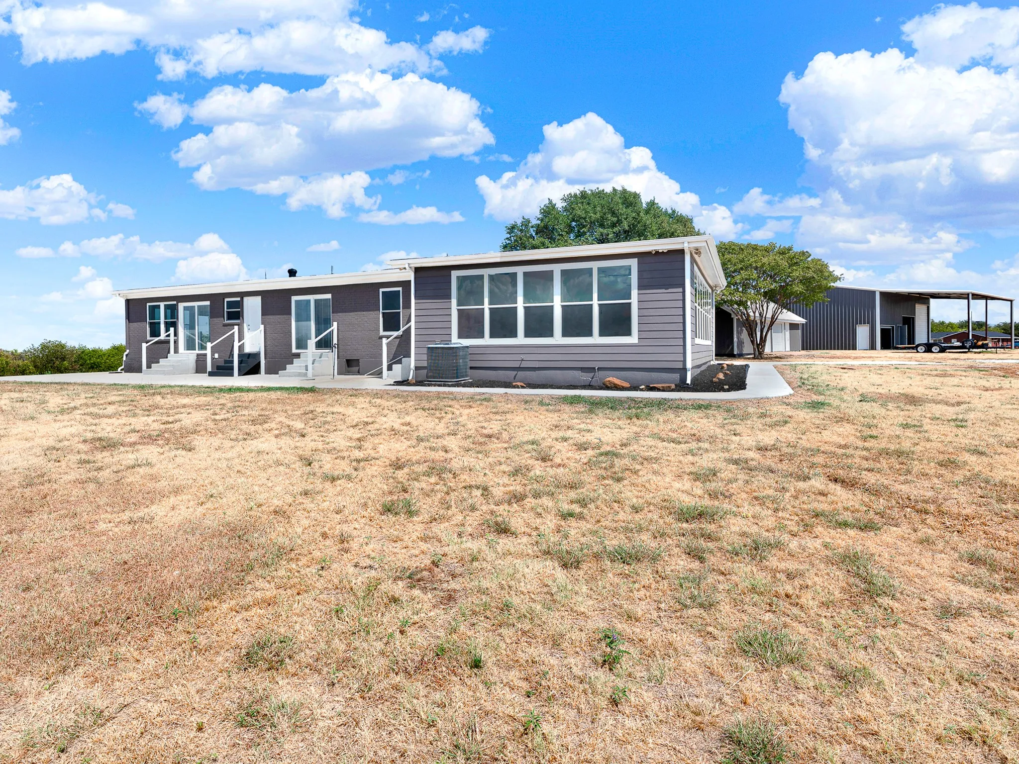 Single Family Residence For Sale in Johnson County , 8116 Whispering Meadows Road, Joshua, Texas 76058, 3 Bedroom, 2 Bathroom, 2 Garage spaces, 2,780 Sqft, built in 1995, mls#21376315, Real Estate Agent in Joshua, Homes For Sale in Johnson county, Homes For Sale in Joshua, Realtor in Joshua Texas, Real Estate Brokerage Independent Realty Texas, Luminita Cordes Realtor